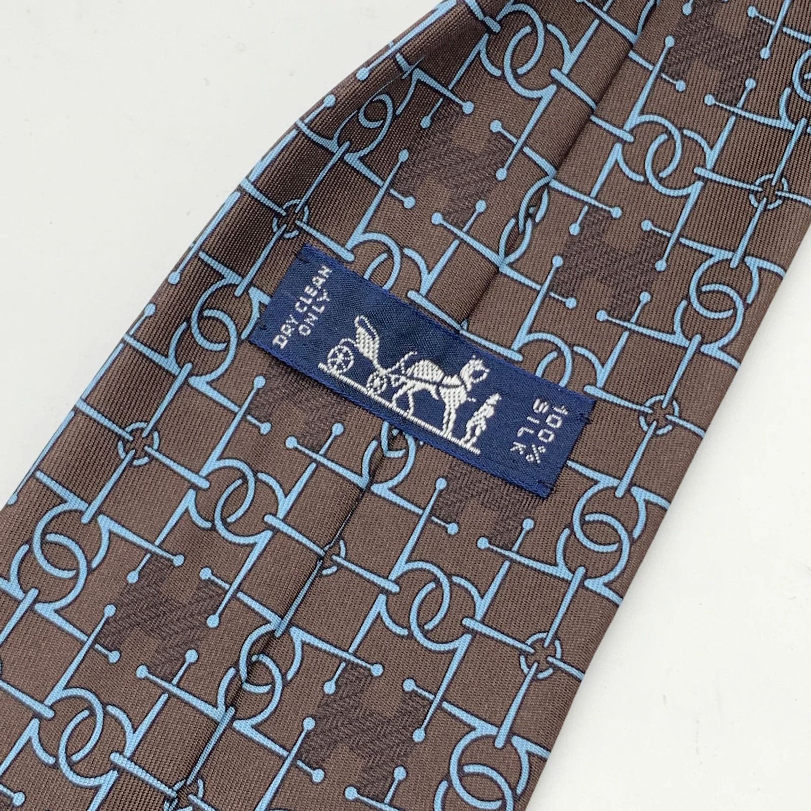 Cravate HERMES Paris En Pure Soie - Modèle 706 OA Multicolore Abstrait - Occasion Très Bon état