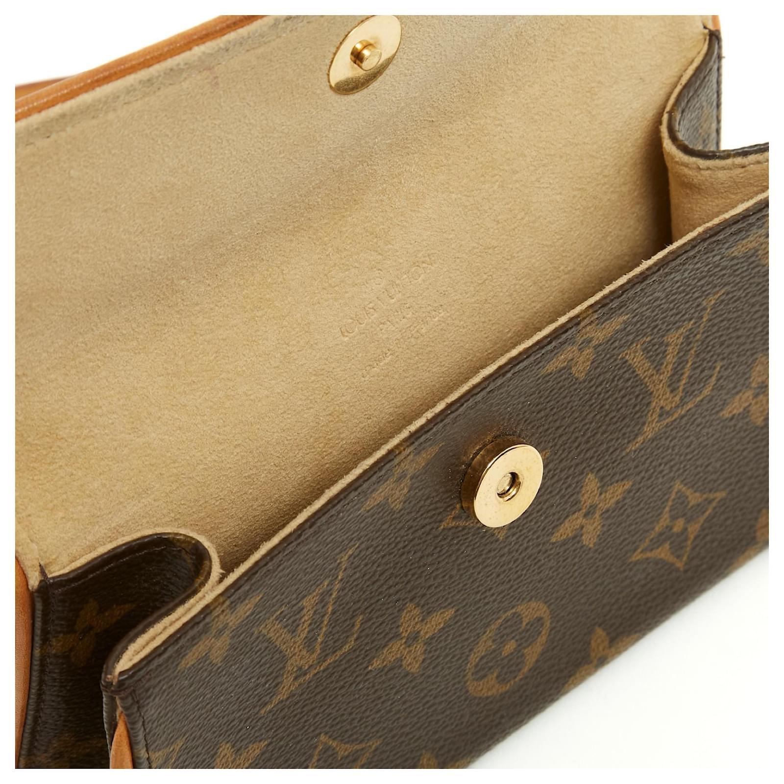 Louis Vuitton BAG ON BELT T75 Monogram Brown Leather Cloth ref.458949 -  Joli Closet