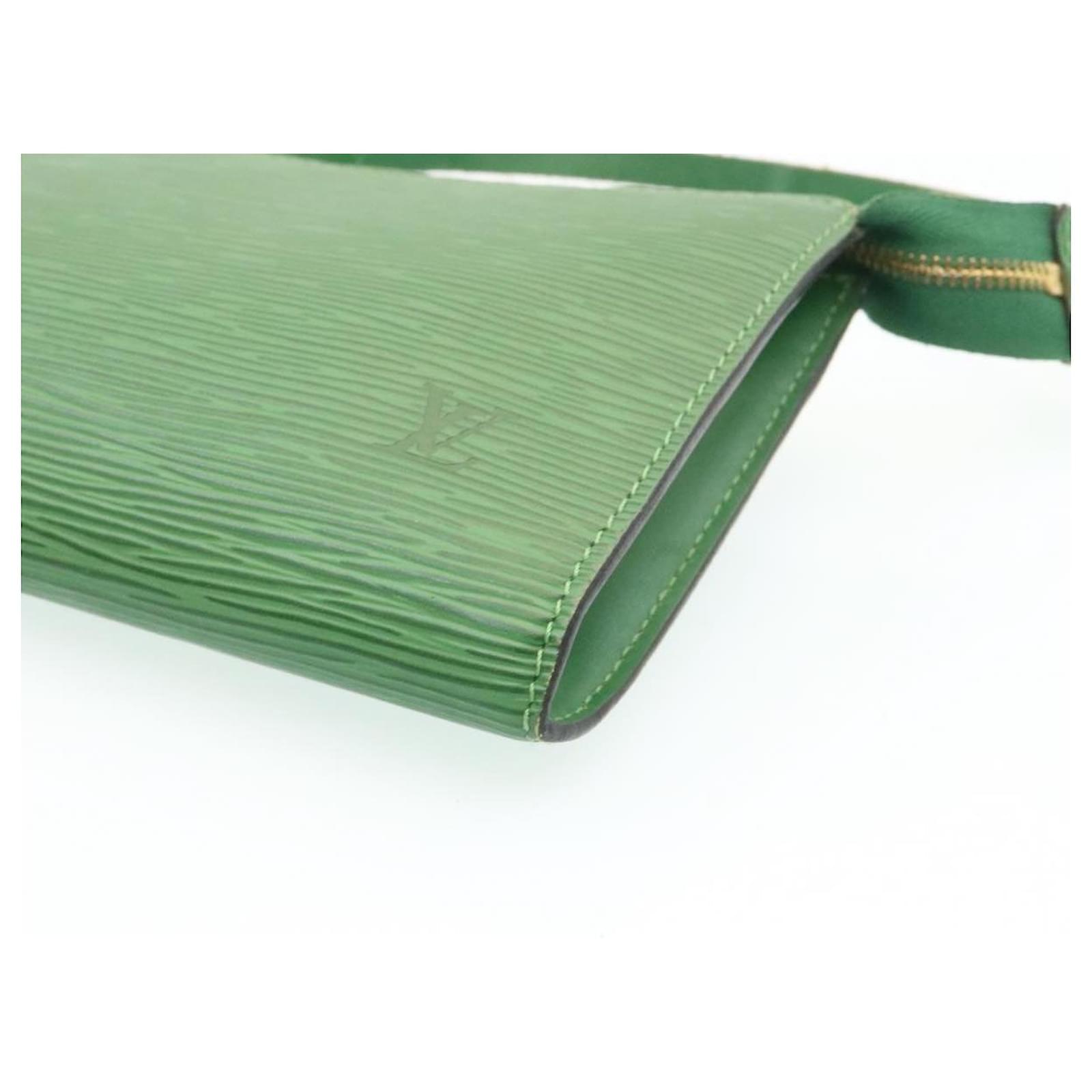 LOUIS VUITTON Epi Pochette Accessoires Pouch Green M52984 Auth pt530 Leather  ref.532551 - Joli Closet