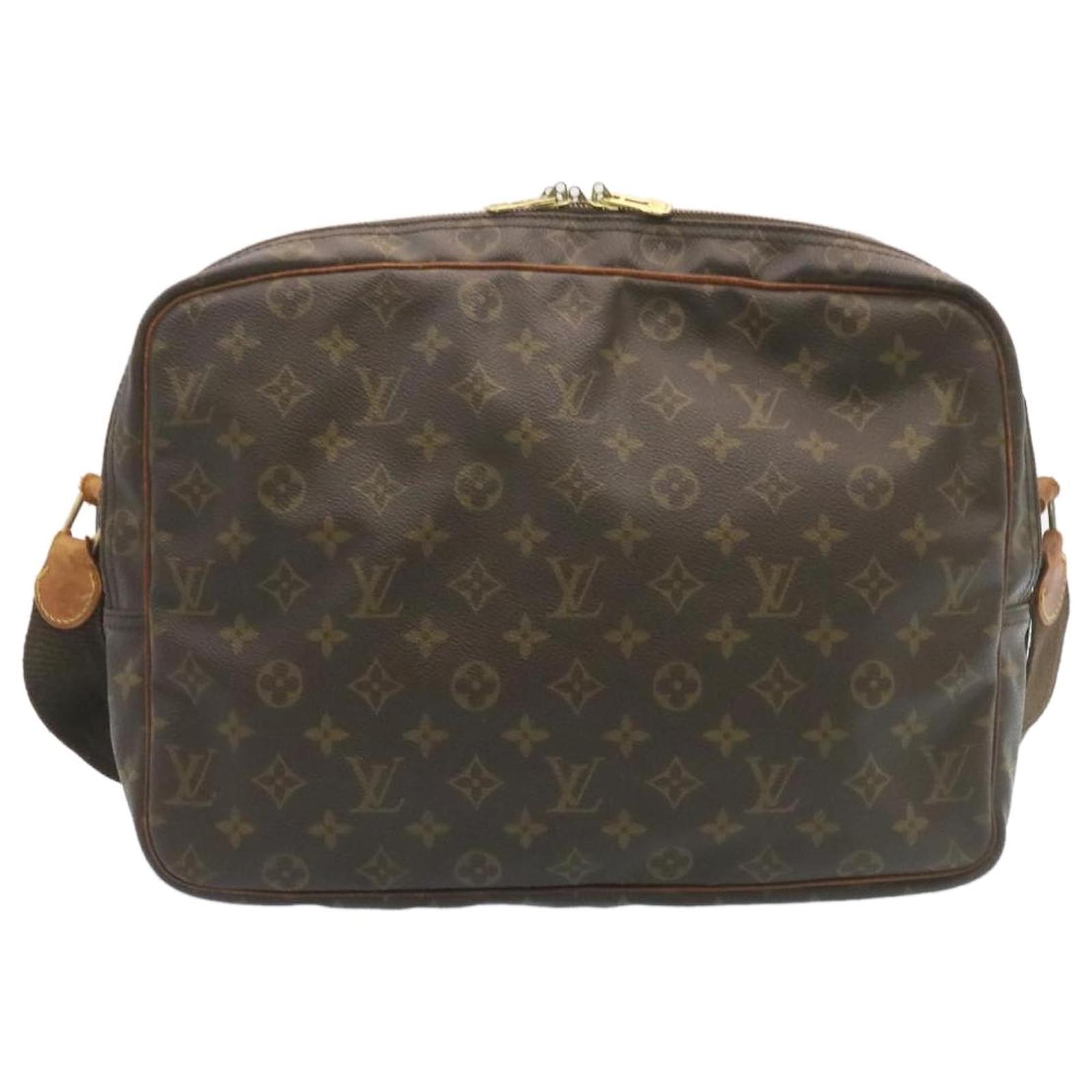 LOUIS VUITTON Monogram Reporter GM Shoulder Bag M45252 LV Auth