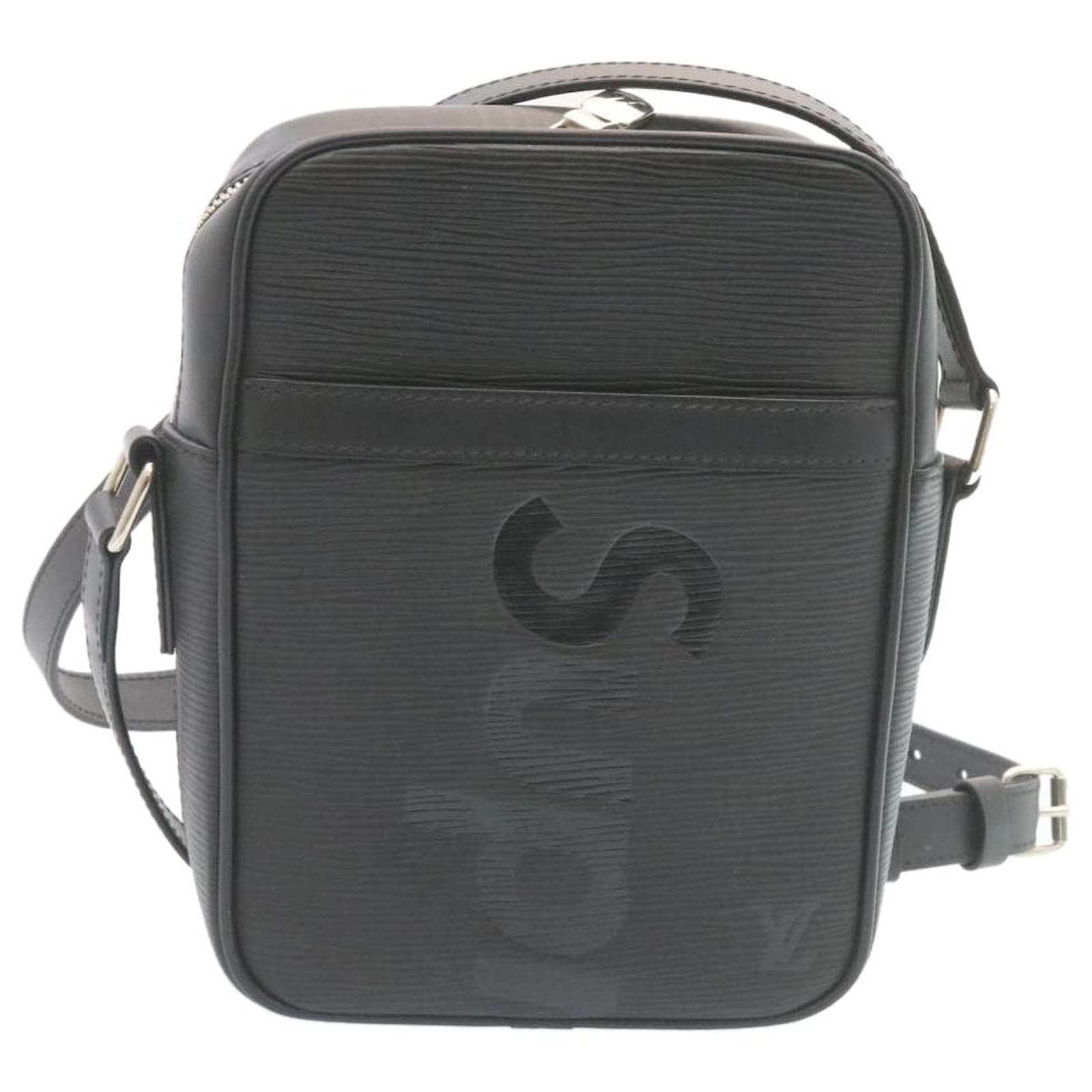 LOUIS VUITTON Supreme Epi Danube Shoulder Bag Black M53431 LV Auth ar5973  Leather ref.460185 - Joli Closet