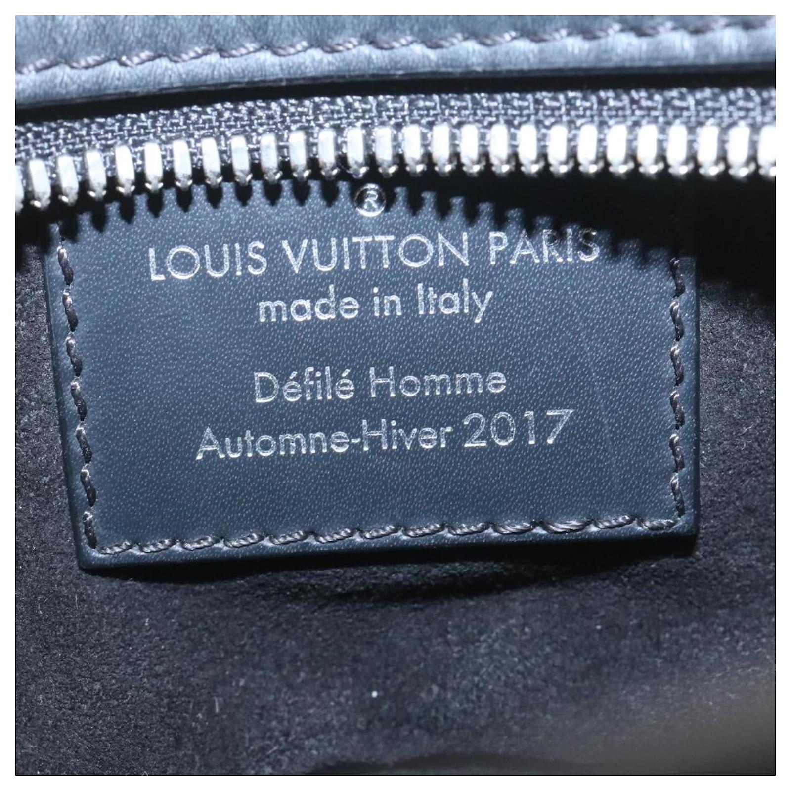 LOUIS VUITTON Supreme Epi Danube Shoulder Bag Black M53431 LV Auth ar5973  Leather ref.460185 - Joli Closet