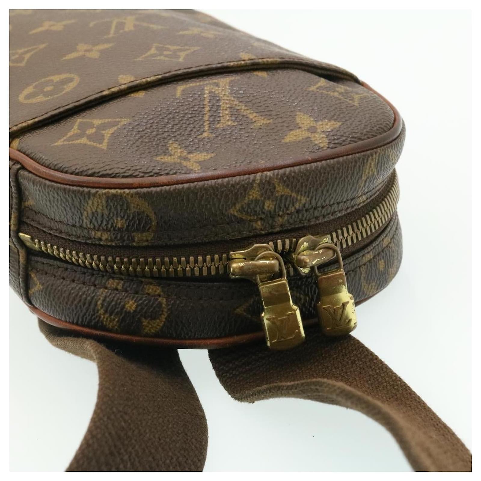LOUIS VUITTON Monogram Pochette Gange Shoulder Bag M51870 LV Auth st015  Cloth ref.460378 - Joli Closet