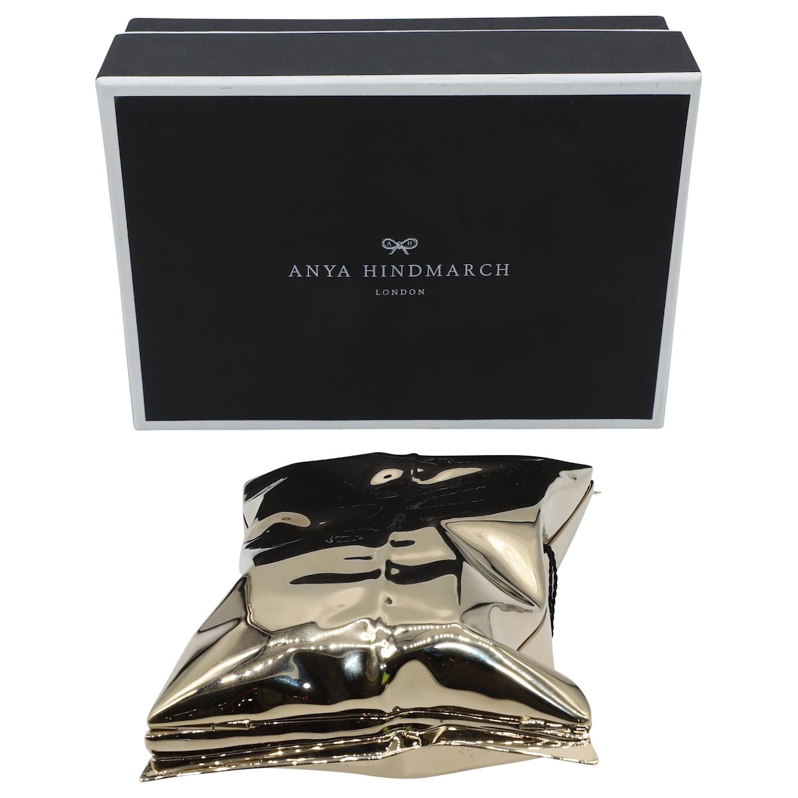 25SS new/Anya Hindmarch クリスプパケットゴールドクラッチ Bag Crisp Packet Clutch Bag in Gold Metal | Anya Hindmarch US