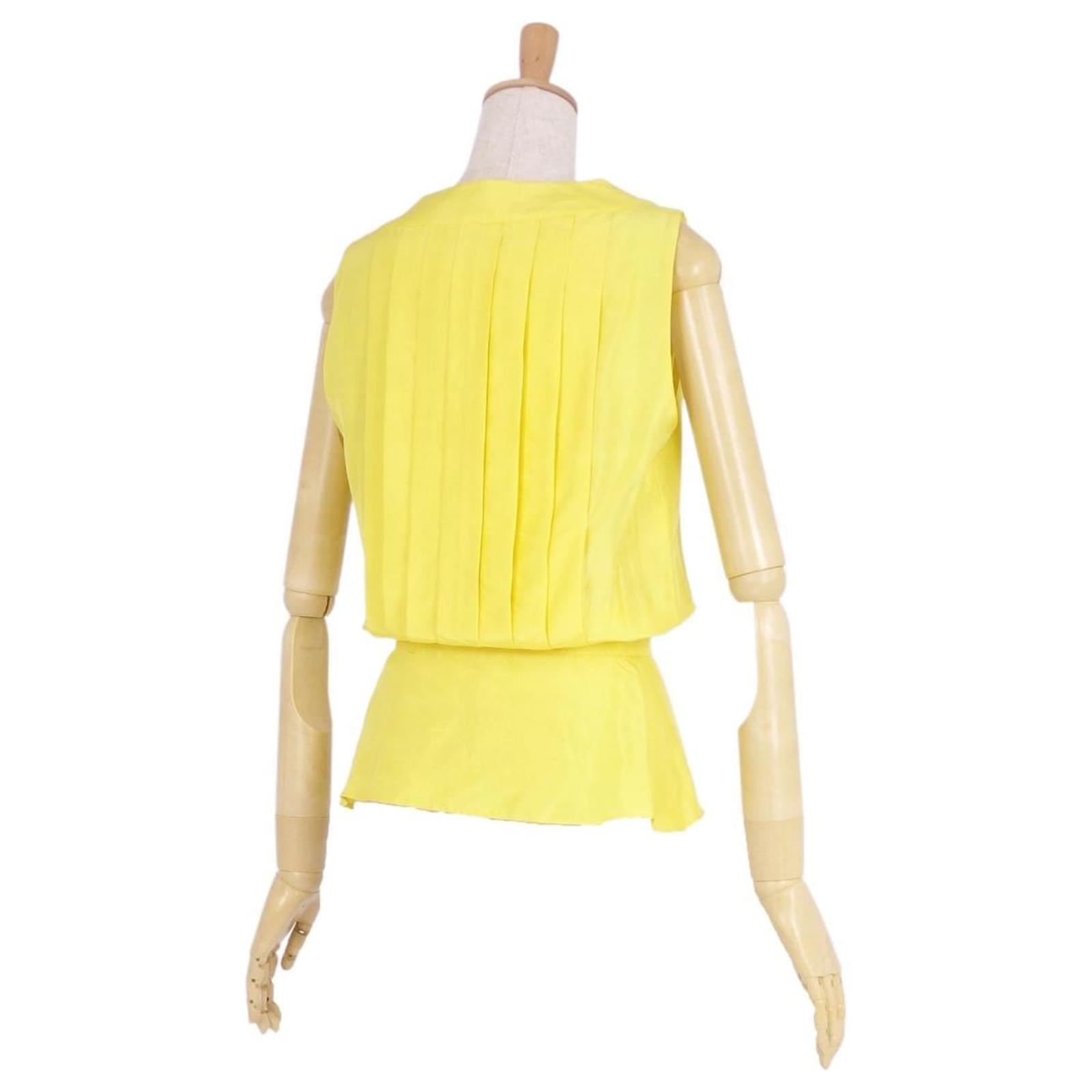 Vintage CHANEL Shirt Coco Mark Button Pleated Blouse Sleeveless Cotton Tops  Yellow Size 38 (M Equivalent) Silk ref.464925 - Joli Closet