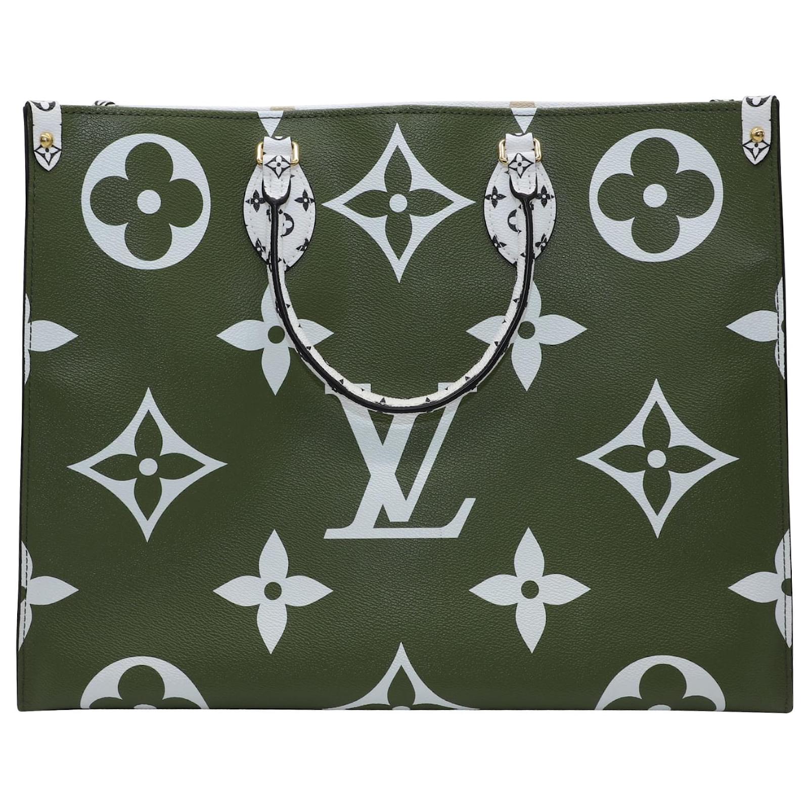 Louis Vuitton On The Go GM Bicolor Tote Bag in Green Coated Canvas Cloth  ref.466315 - Joli Closet