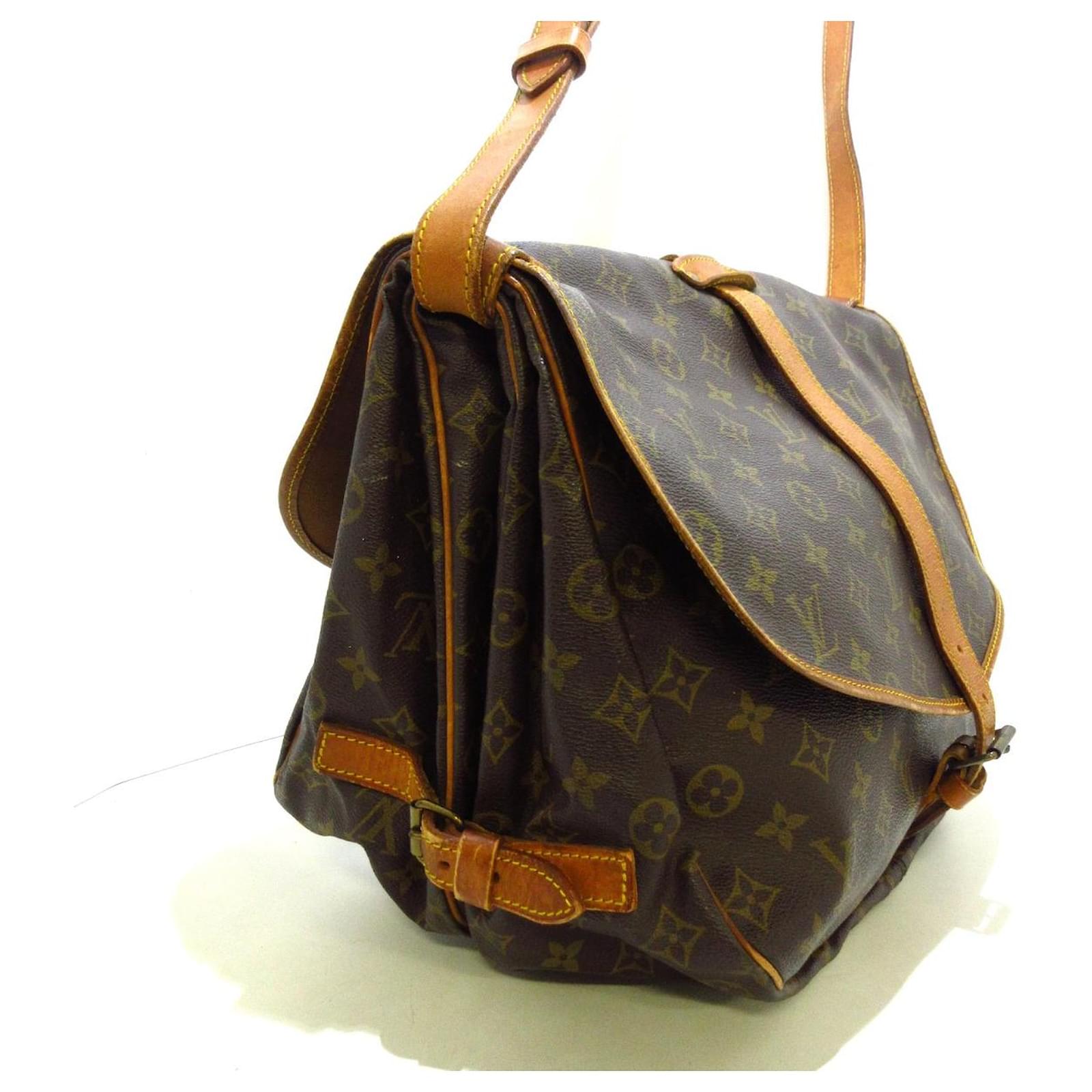 Louis Vuitton Saumur 35 Brown Cloth ref.466664 - Joli Closet