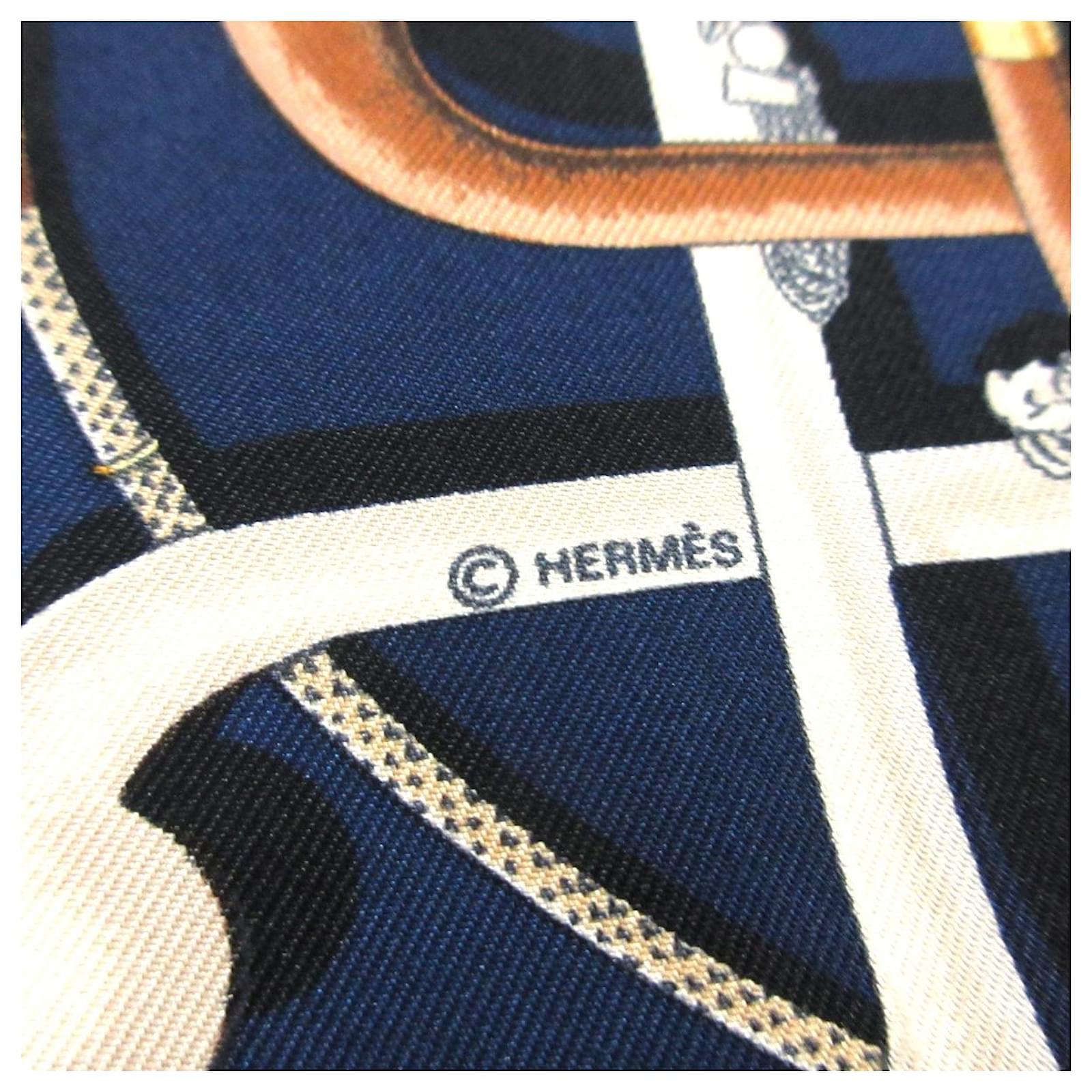 Hermès HERMES CARRE Navy blue Silk ref.467047 - Joli Closet