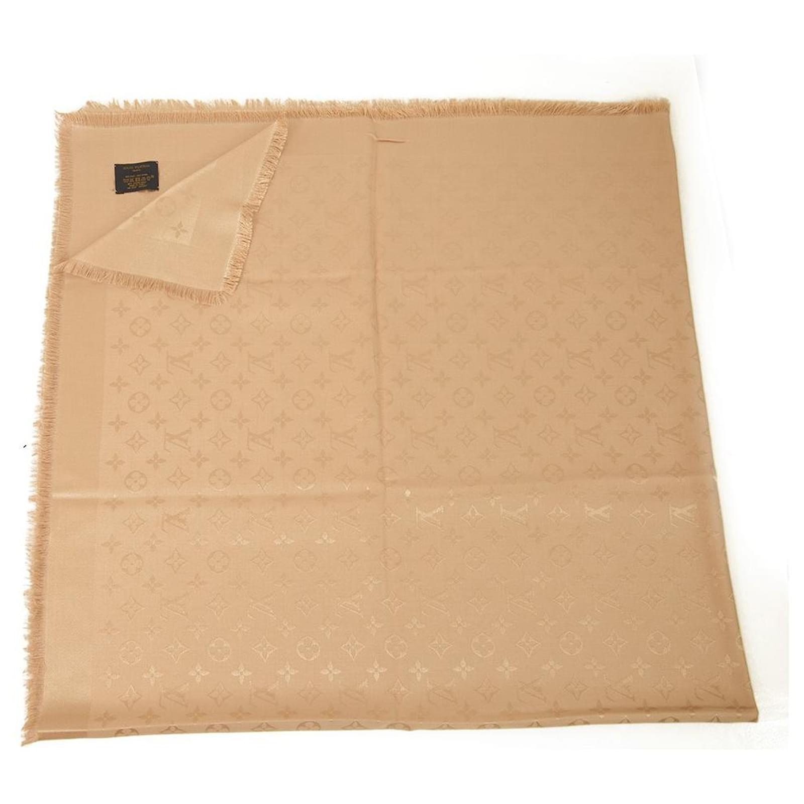 Louis Vuitton monogram nude pink Tone on tone shawl weaved jacquard silk  M74441 ref.467259 - Joli Closet