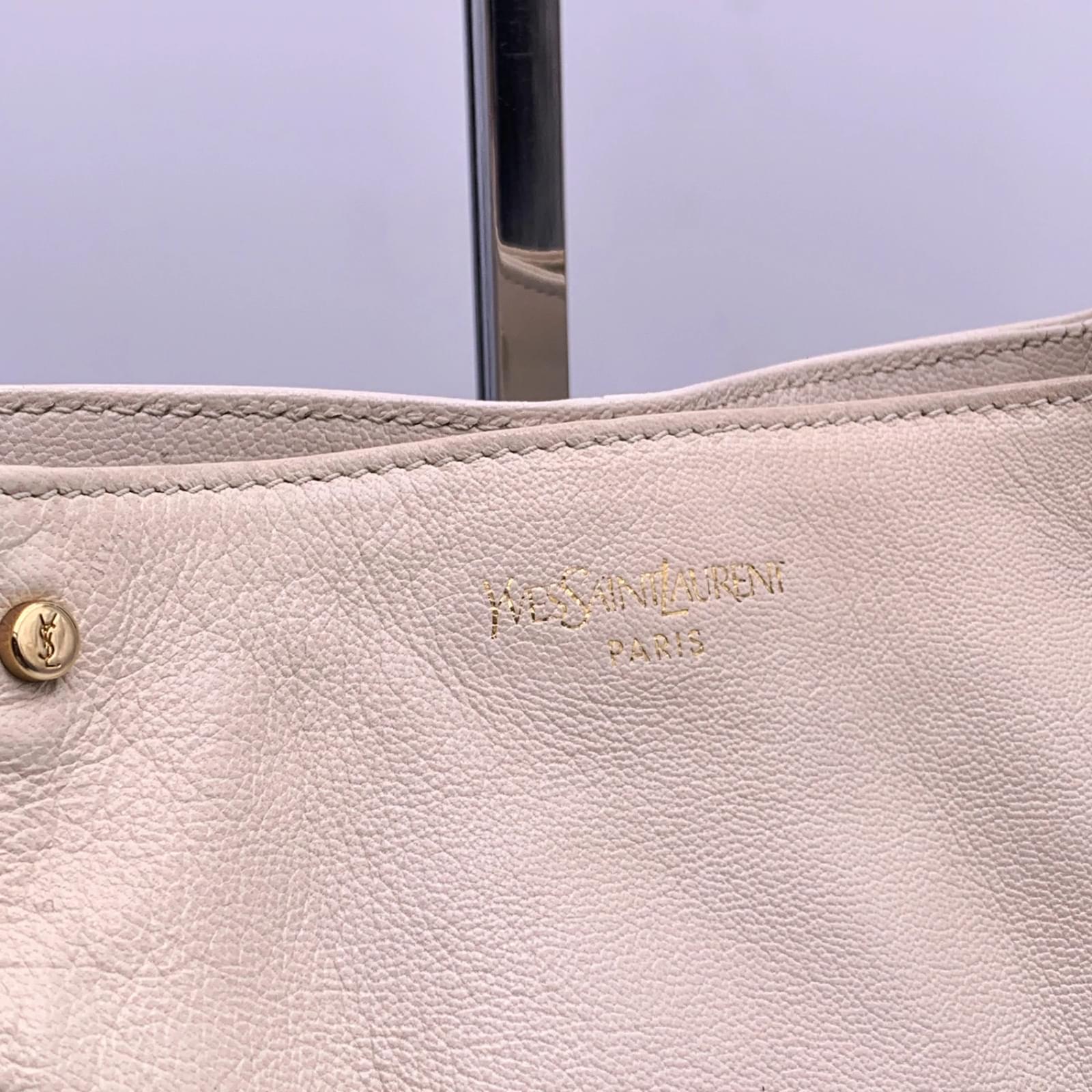 Yves Saint Laurent White Leather Mombasa Front Pocket Hobo Bag ref.467344 -  Joli Closet