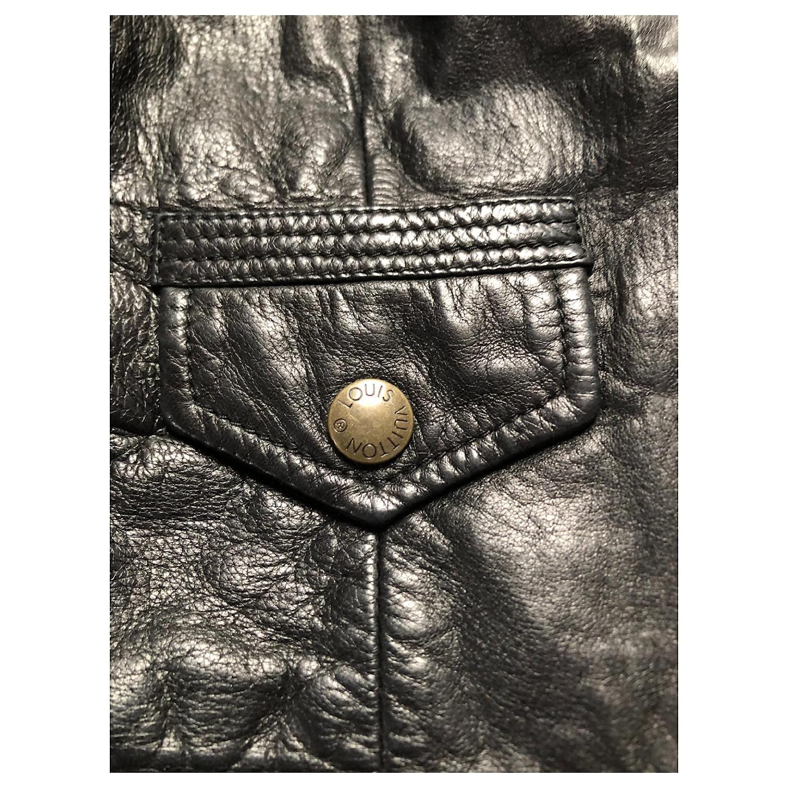 Schwarze Lederjacke von Louis Vuitton mit geprägtem LV-Logo ref