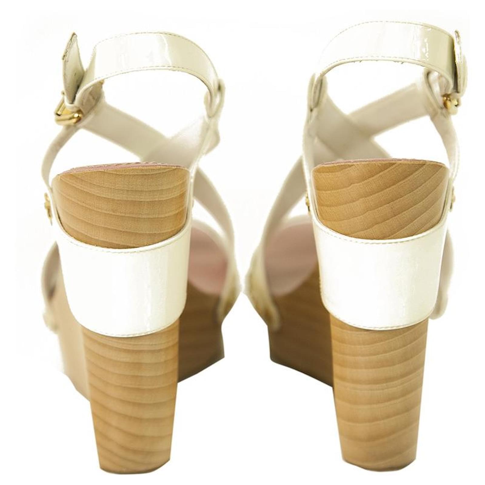 Louis Vuitton white patent leather with gold platform wooden wedge sandals  41 ref.469330 - Joli Closet