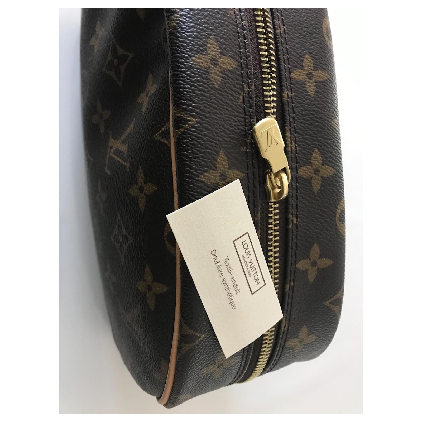 Louis Vuitton Pencil case Dark brown Cloth ref.469344 - Joli Closet