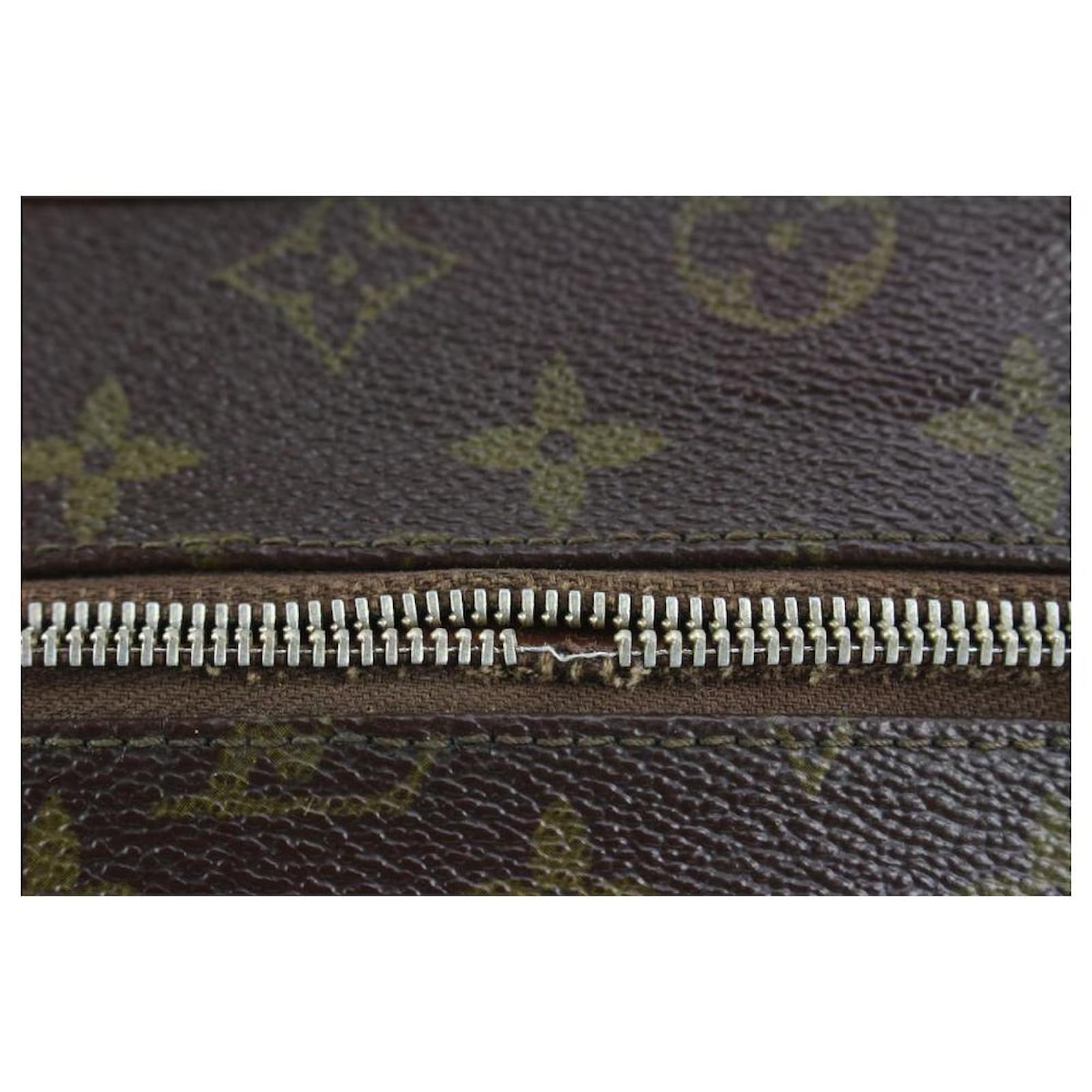 LOUIS VUITTON Monogram Pochette Marly Dragonne 22257