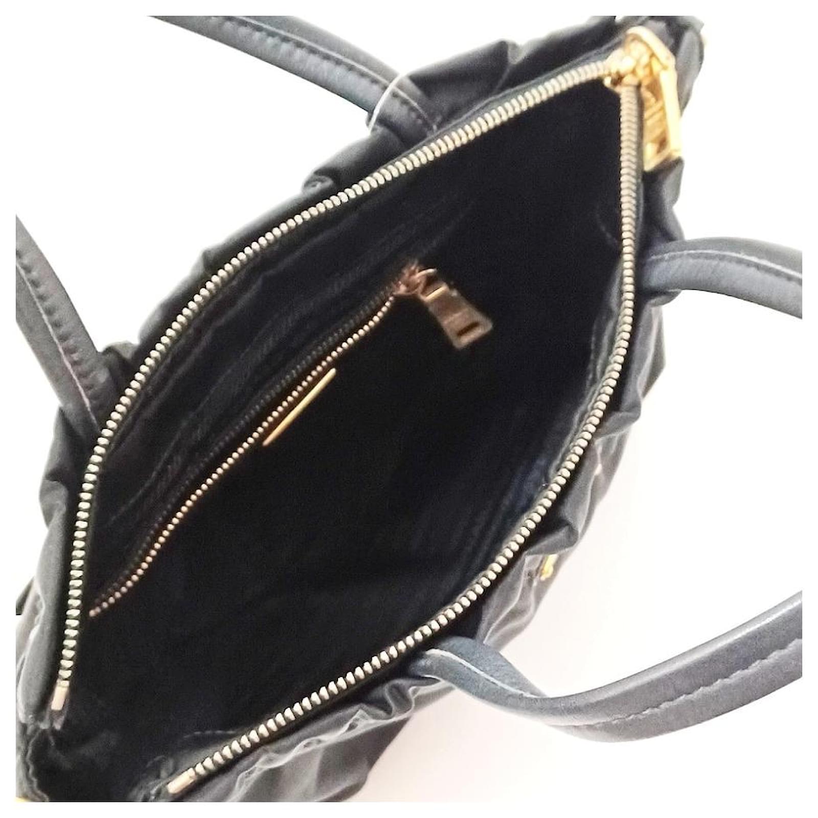 Prada Handbag Black Synthetic ref.471168 - Joli Closet