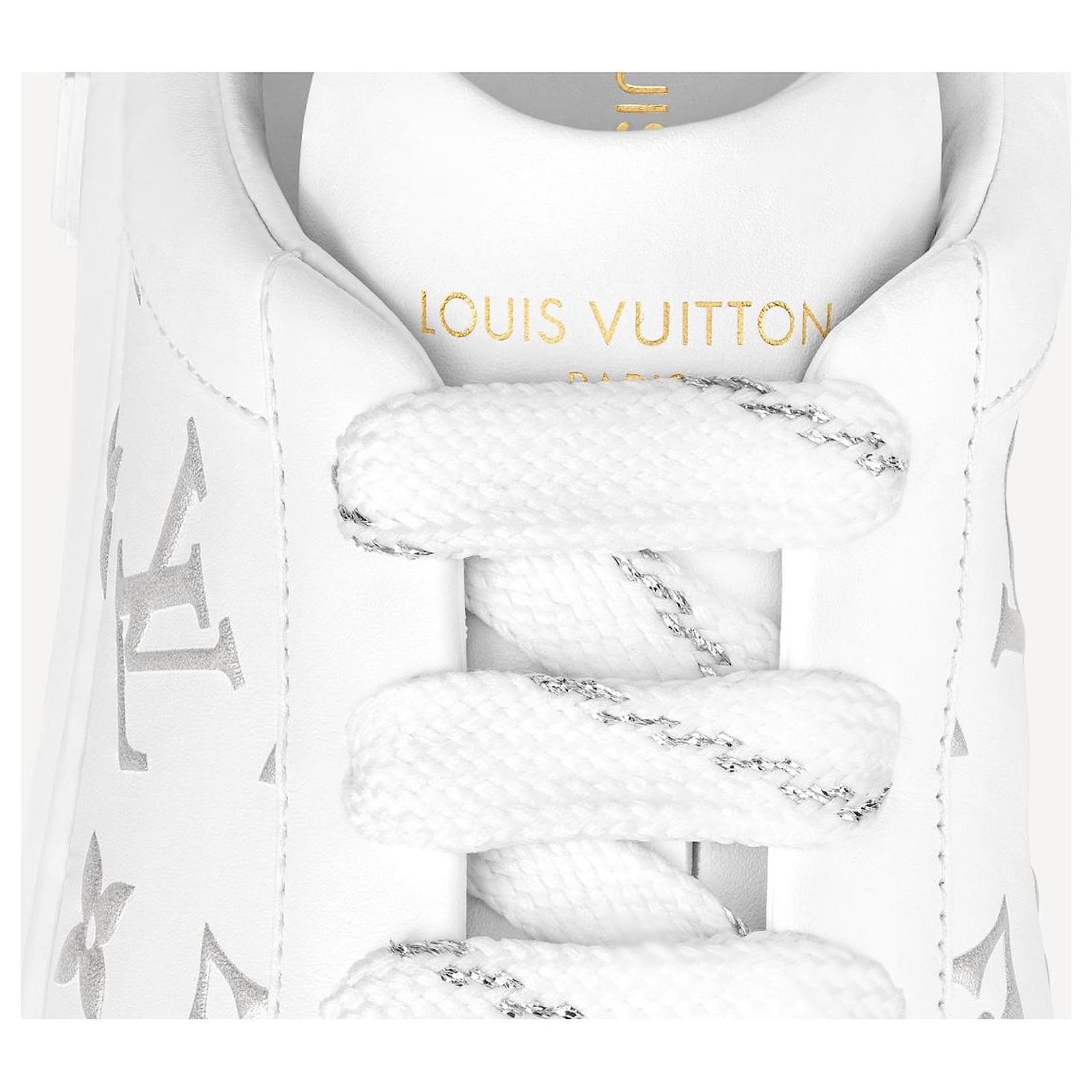 Louis Vuitton Baskets LV Time Out nouveau Cuir Blanc ref.266671