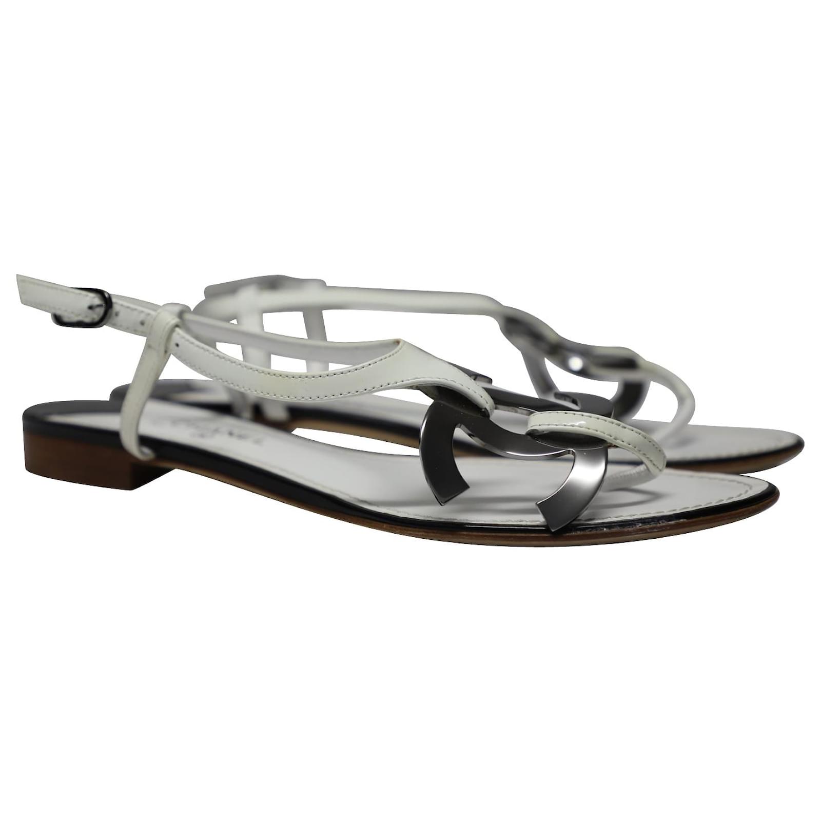 Chanel CC Thong Sandals in White Leather ref.473244 - Joli Closet