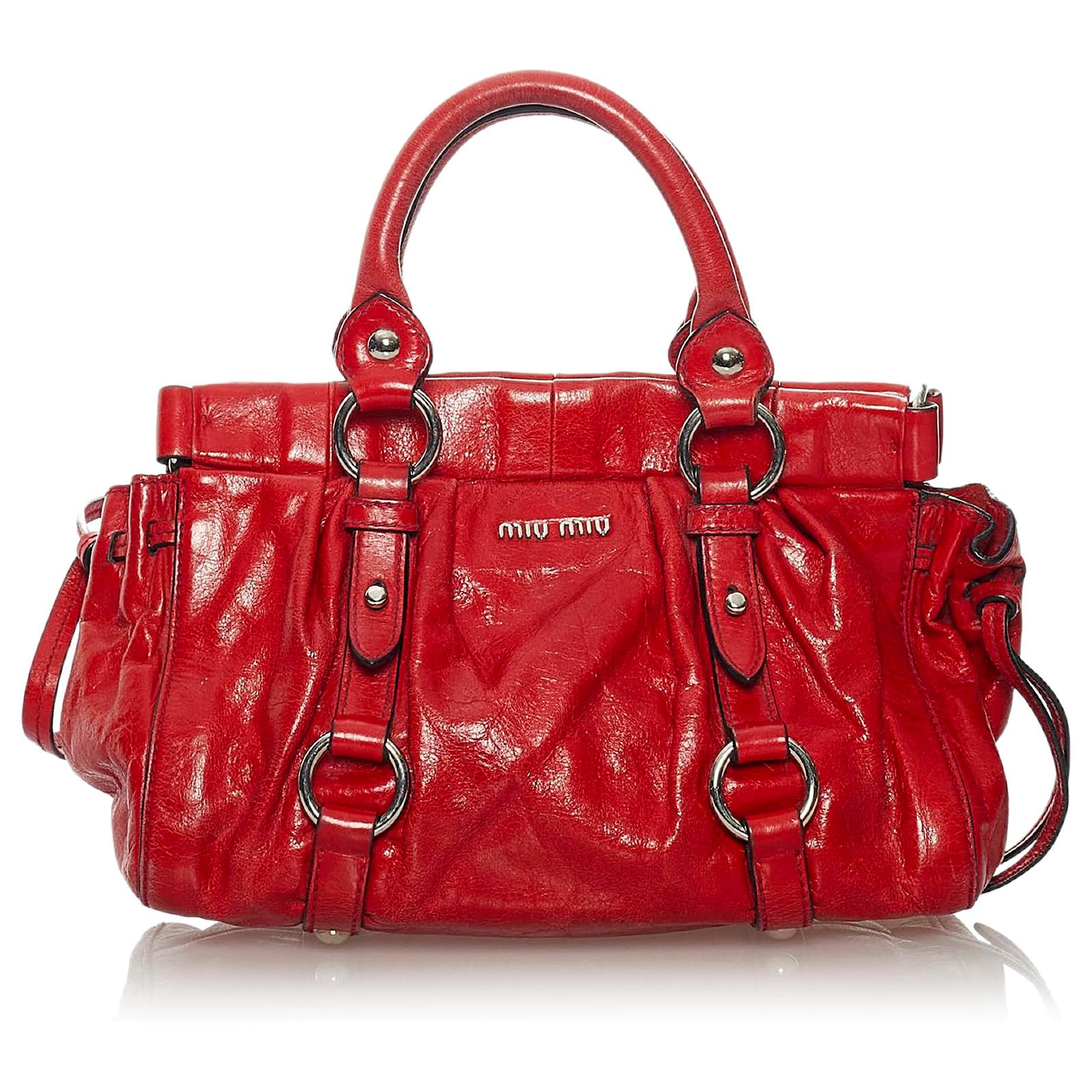 Miu Miu Red Vitello Lux Umhängetasche Rot Leder Kalbähnliches Kalb ref.473397 Joli Closet