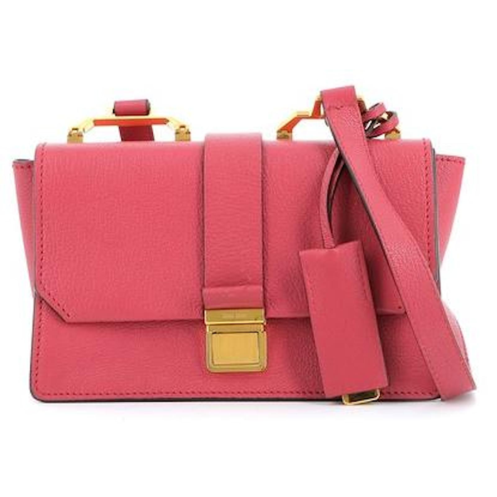 Miu Miu Shoulder Bag Pink Leather ref.473572 - Joli Closet