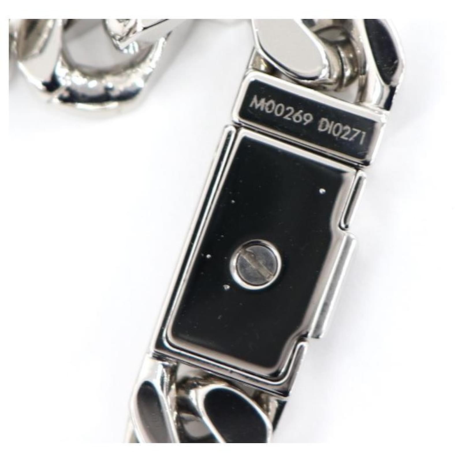 LOUIS VUITTON Chain Bracelet Metal Monogram Logo Plate Silver Silvery  ref.475794 - Joli Closet