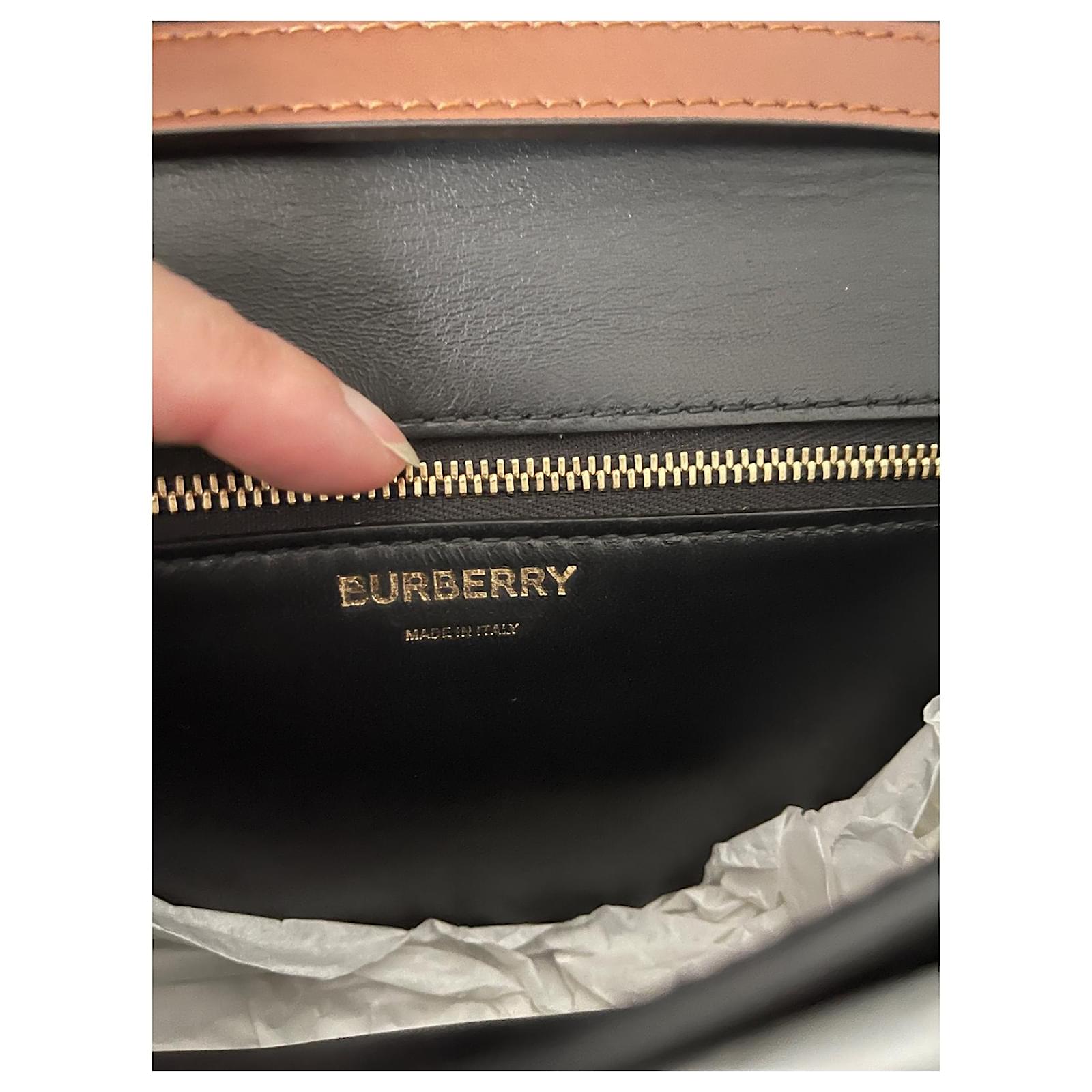 Burberry T bag Cloth ref.477071 Joli Closet