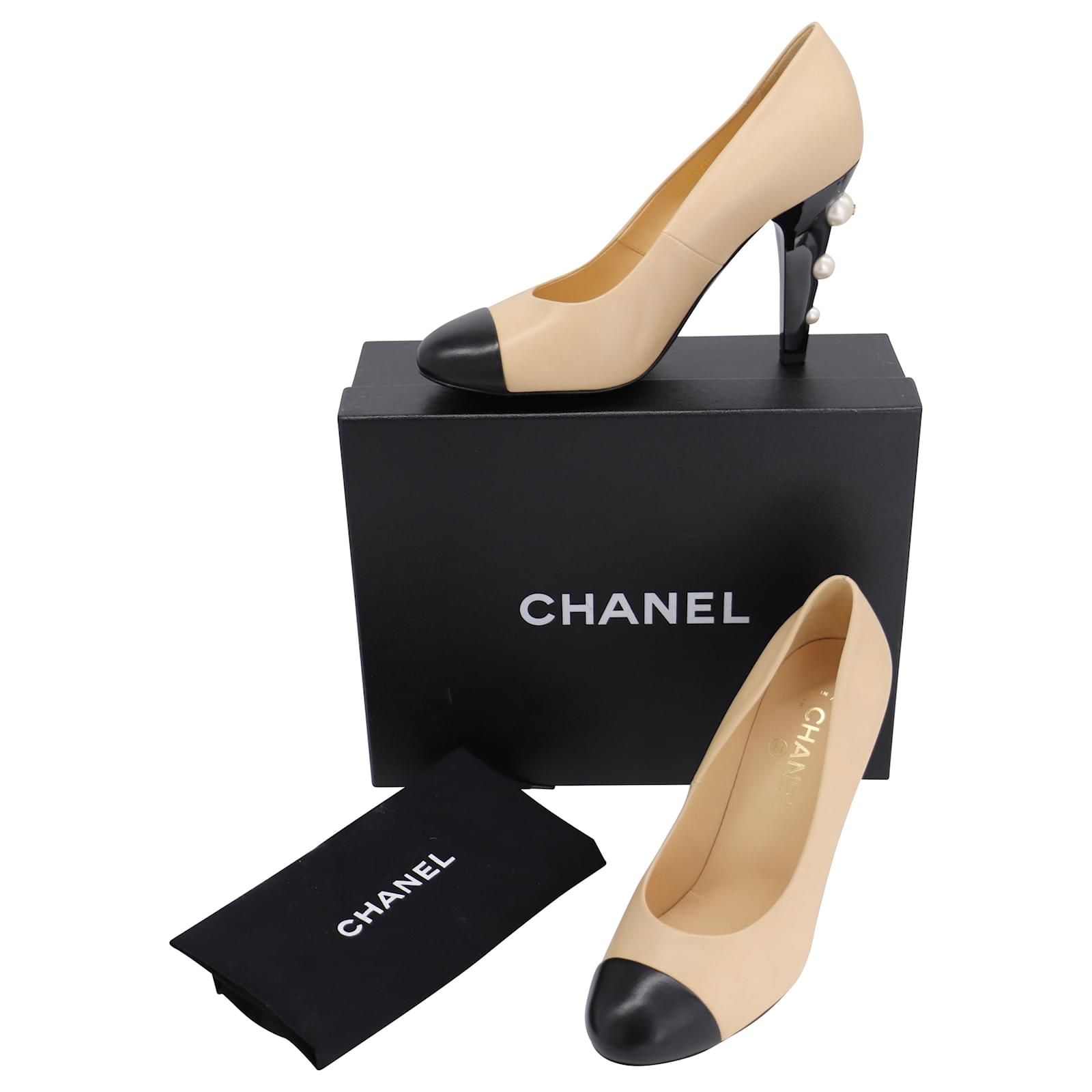 CHANEL♡新作♡ミュール♡足元に気品♡ CHANEL Suede Lambskin Cap Toe Crystal Slingback Pumps 40