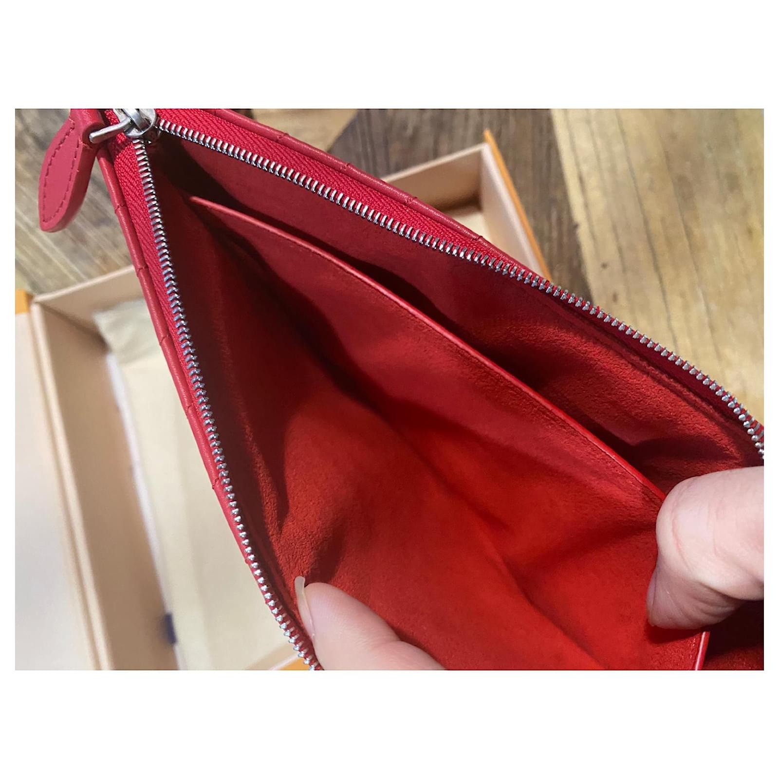 Borsa Louis Vuitton New Wave in pelle rossa Rosso ref.1016287 - Joli Closet