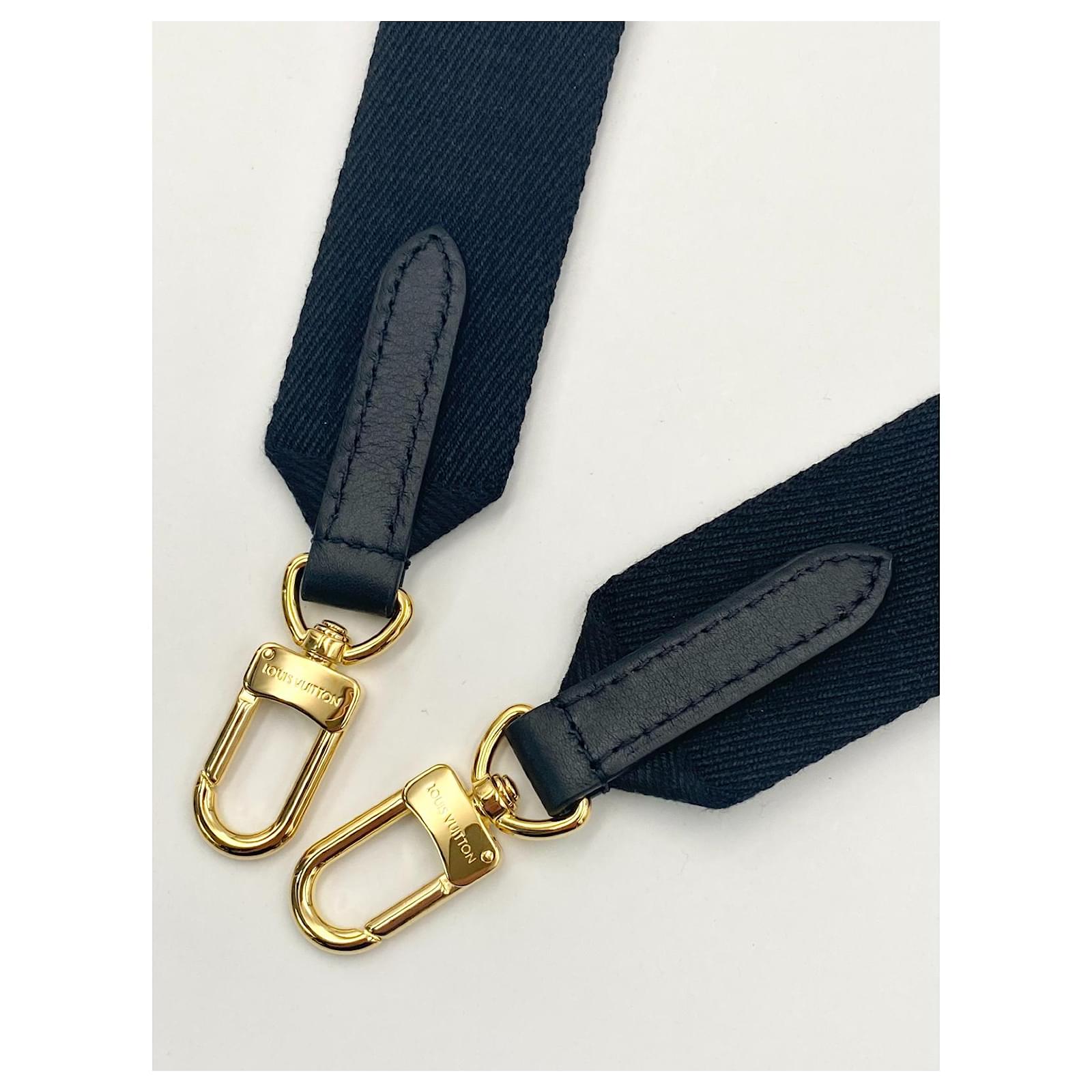 Removable adjustable Louis Vuitton Coussin shoulder strap in black