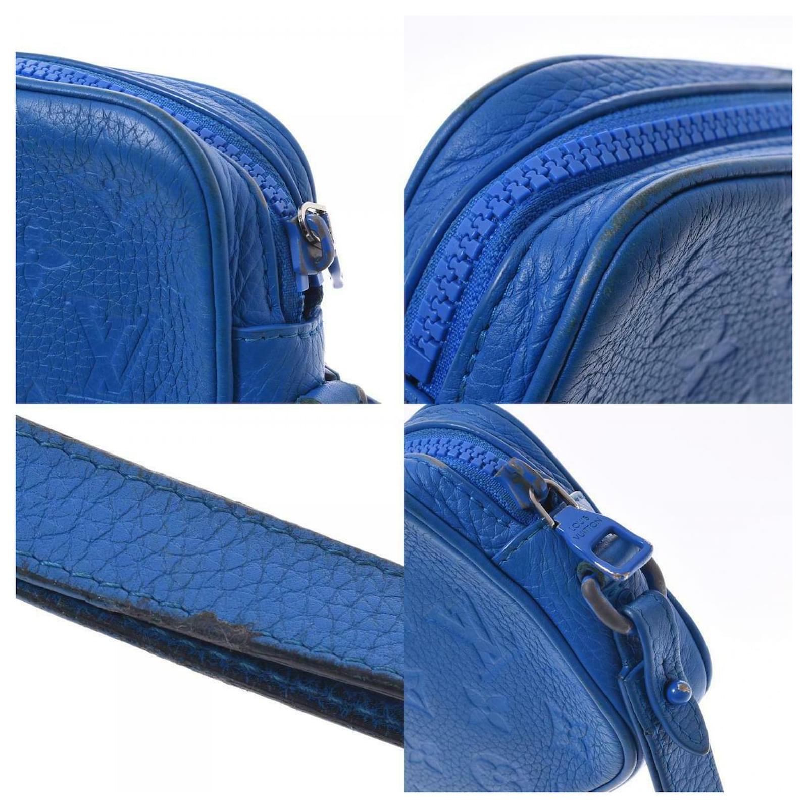 Louis Vuitton Pochette Volga Blue Leather ref.481027 - Joli Closet
