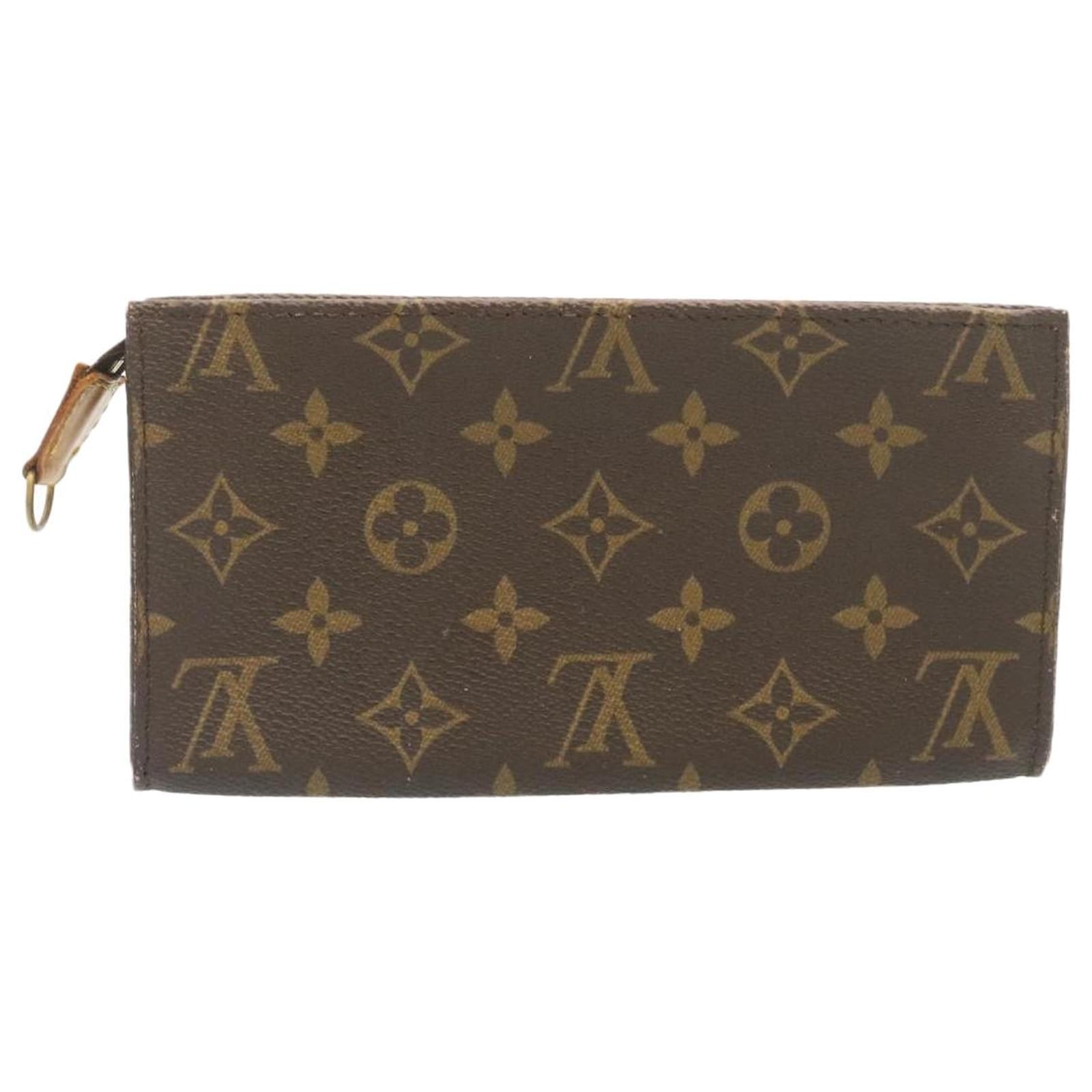 lv bucket pm pouch