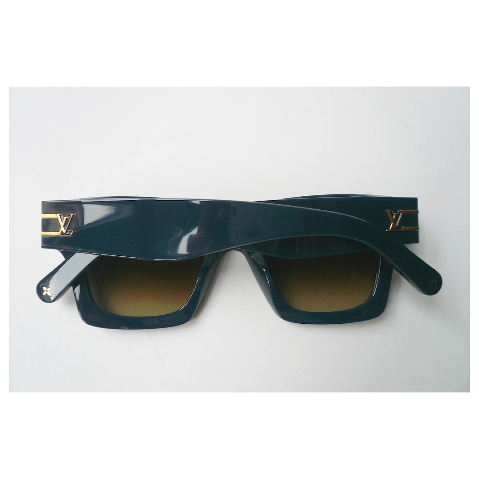 Louis Vuitton Attraction Pilot Z0704U Sunglasses Italy With Box