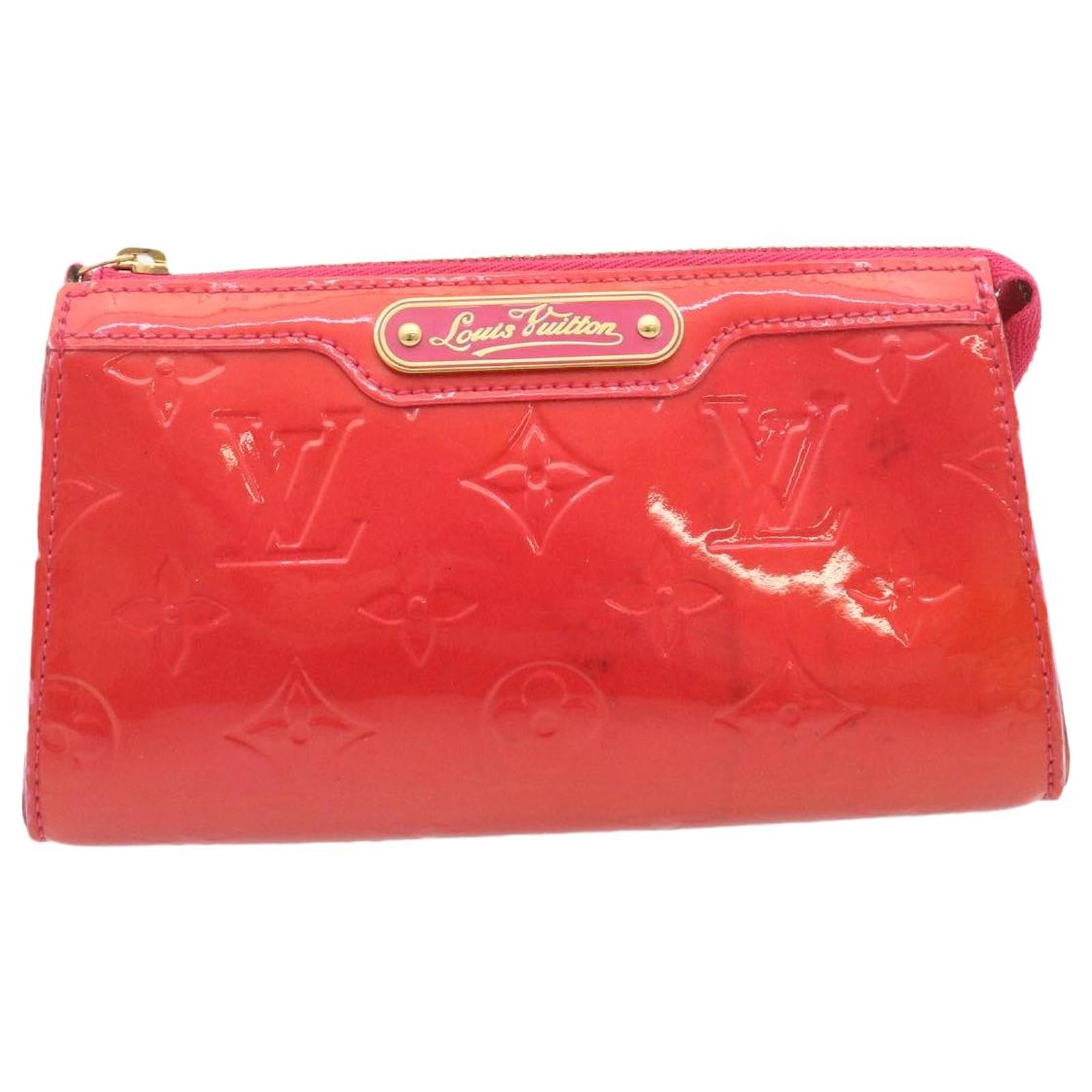 Louis Vuitton cosmetic pouch Patent leather ref.483374 - Joli Closet