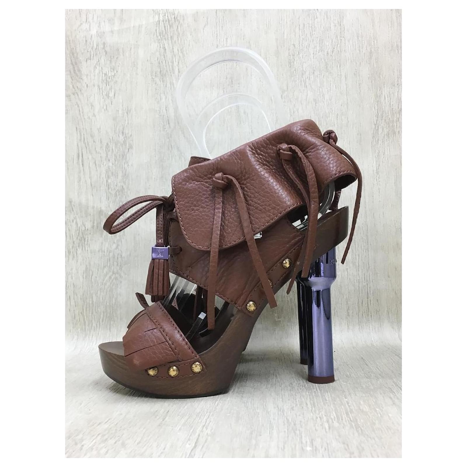 LOUIS VUITTON Wood sandals with fringe / 36 / BRW / leather / platform  Brown ref.483935 - Joli Closet