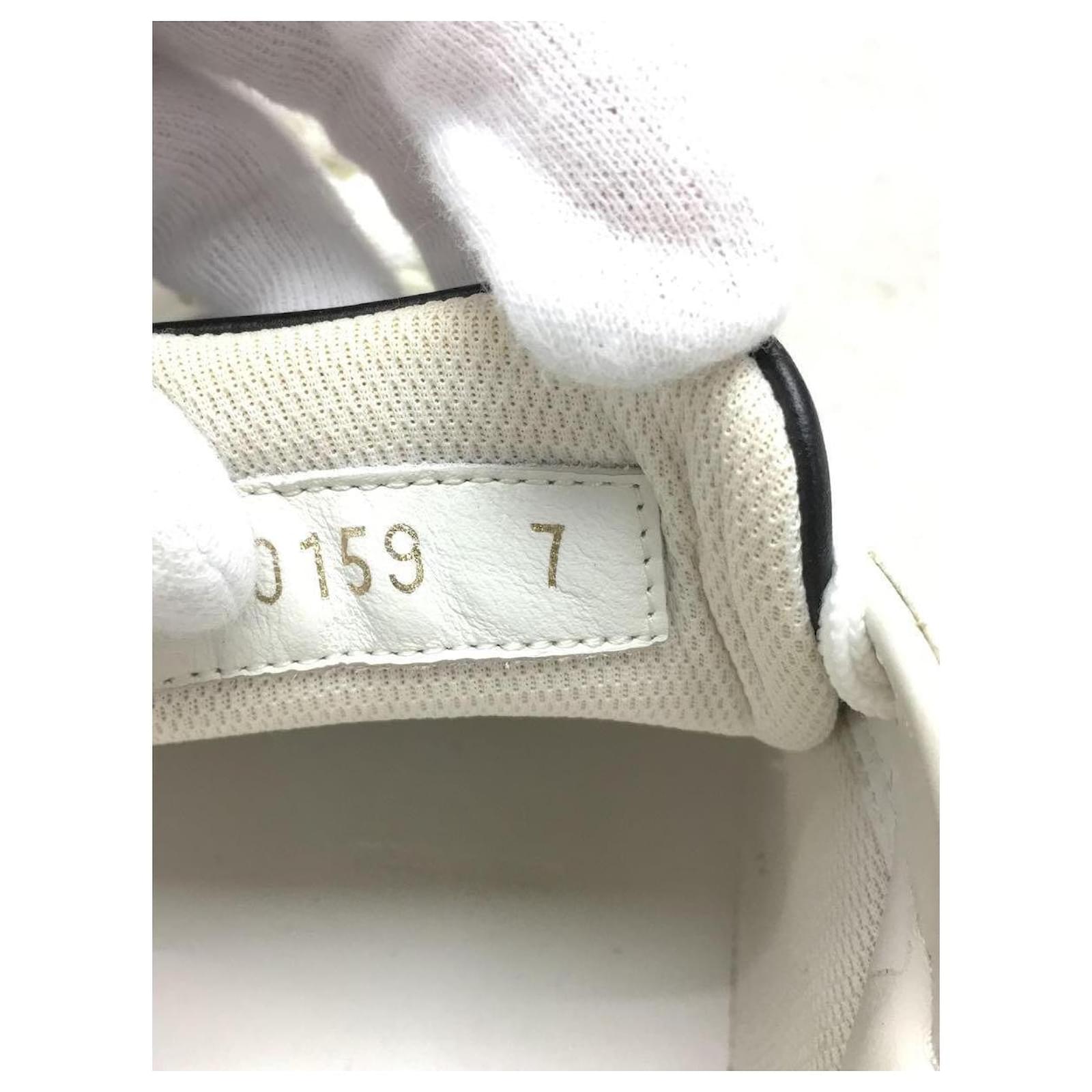 LOUIS VUITTON Sneakers Luxembourg Line BLK / 25.5cm / WHT / Cowhide White  Leather ref.485695 - Joli Closet