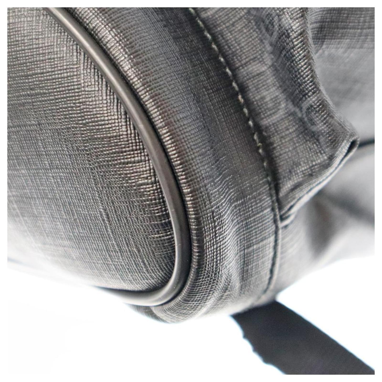 Used] GUCCI Backpack Leather mesh Nylon PVC GG Supreme GG Black Red Grey  Polyester ref.485712 - Joli Closet