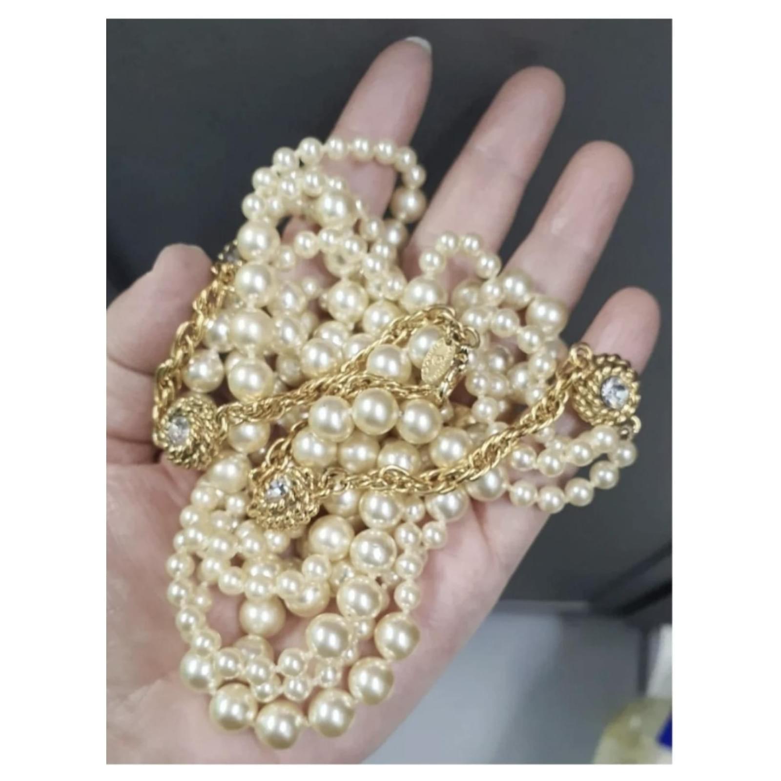 Coller vntage bege en perles et rocalle. | Bjoux, Bjoux unques