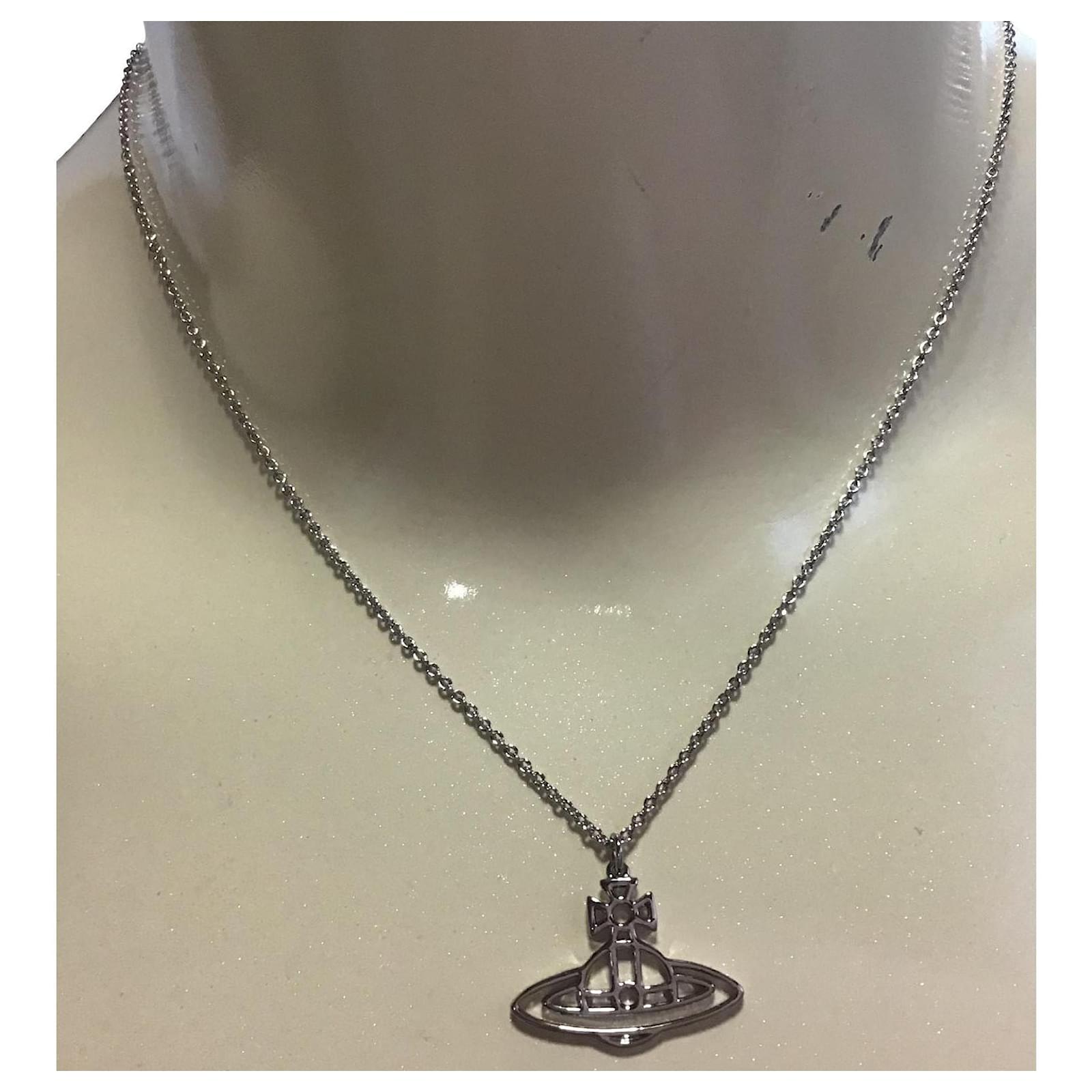 Vivienne Westwood Halskette mit flachem Kugelanhänger Silber ref.487941 Joli Closet