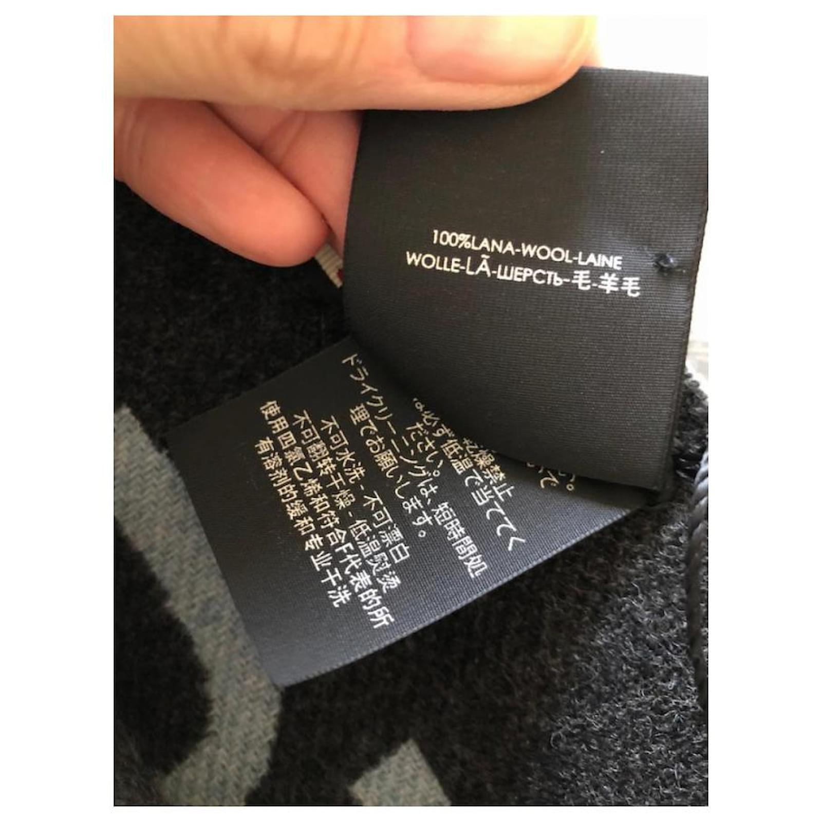 GUCCI Reversible Poncho GG Wool Graphite/Grey new with tag