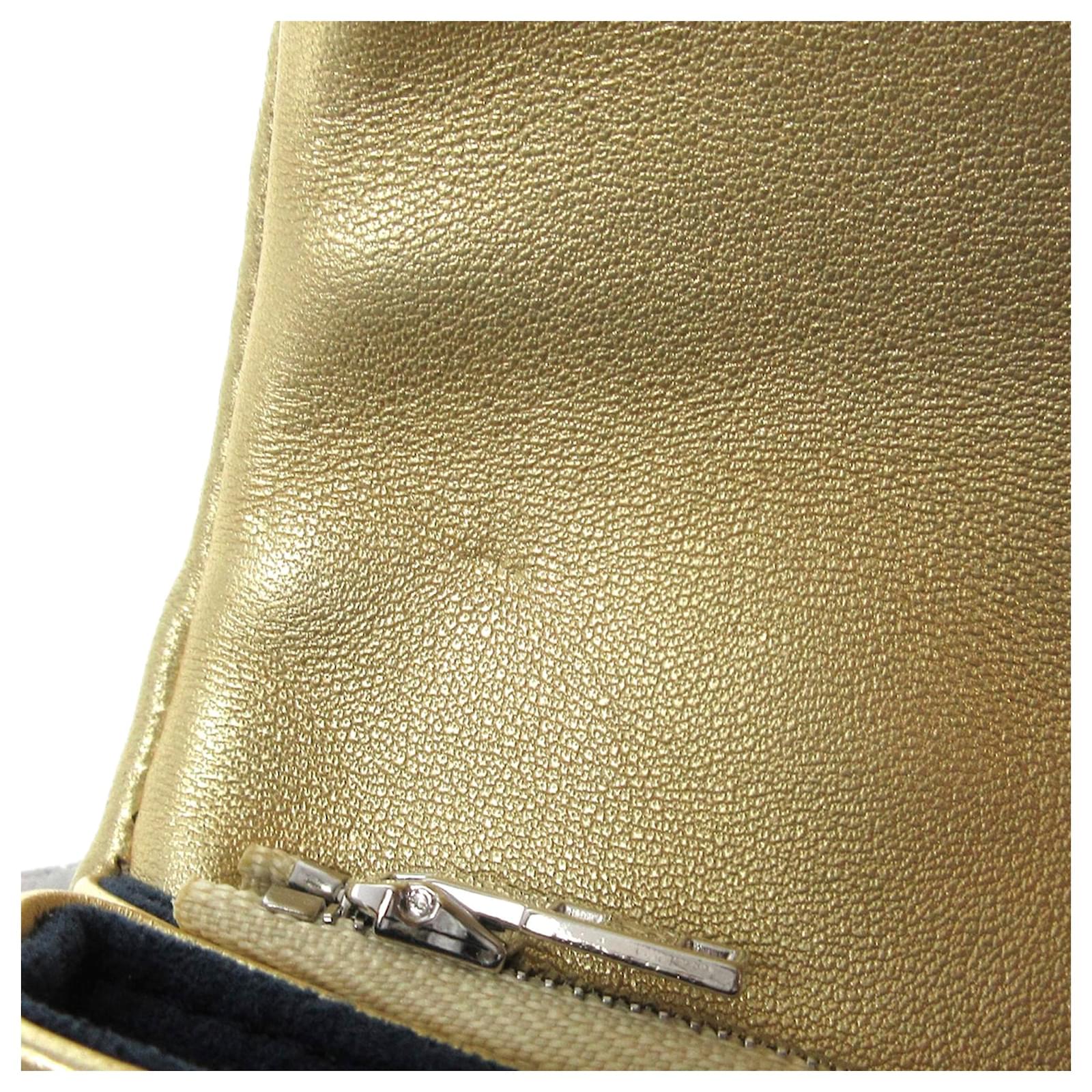 Louis Vuitton Gold Monogram Coussin Pochette Silvery Golden Leather Metal  ref.488949 - Joli Closet