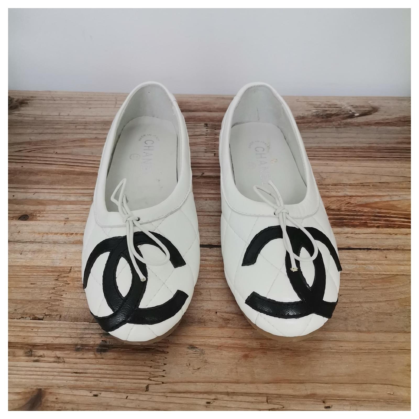 Cambon leather ballet flats Chanel White size 39 EU in Leather - 37416650