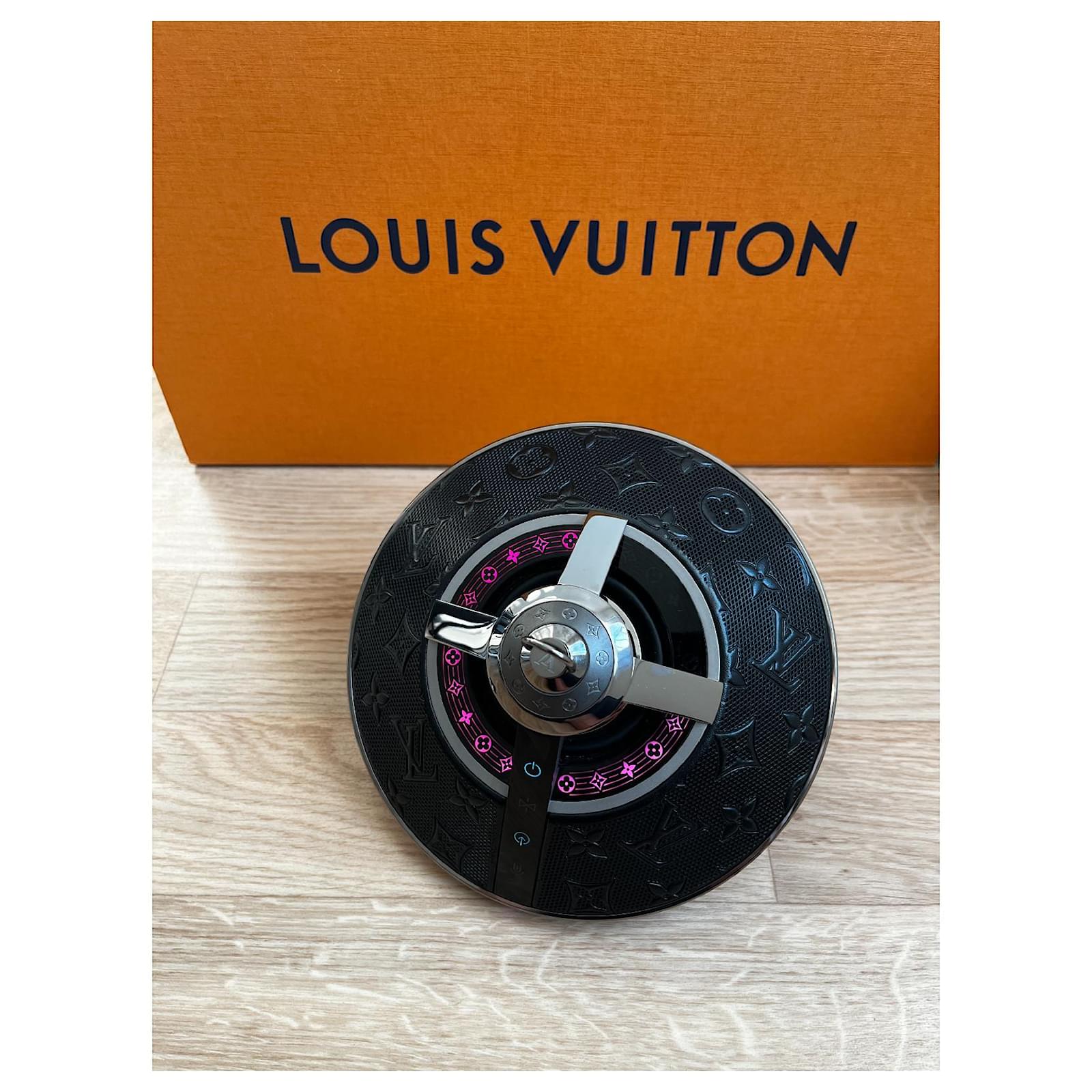 Louis Vuitton Horizon Light up speaker Black Leather Steel ref