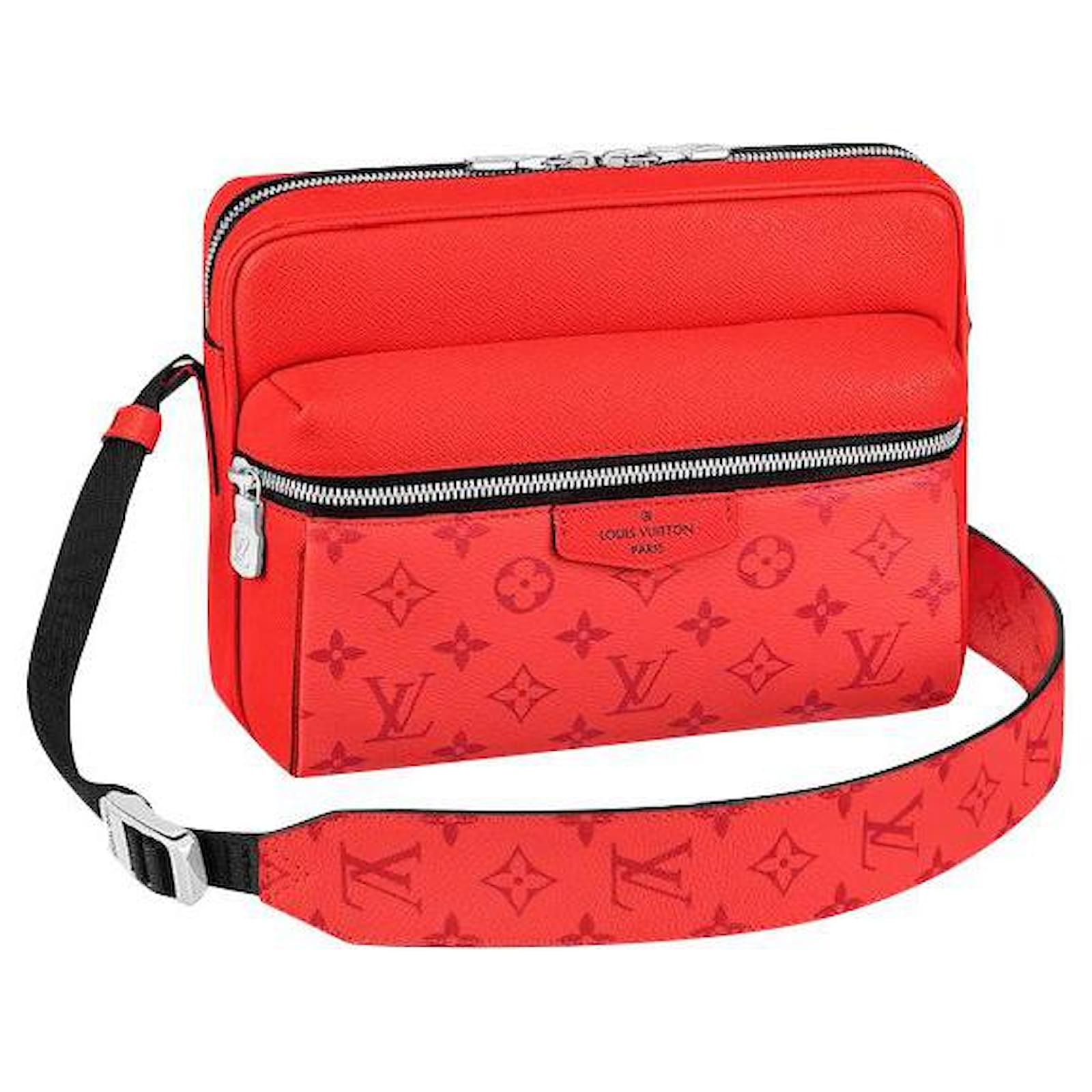 Louis Vuitton LV Taigarama Red Outdoor Messenger Leather Ref.492171 ...