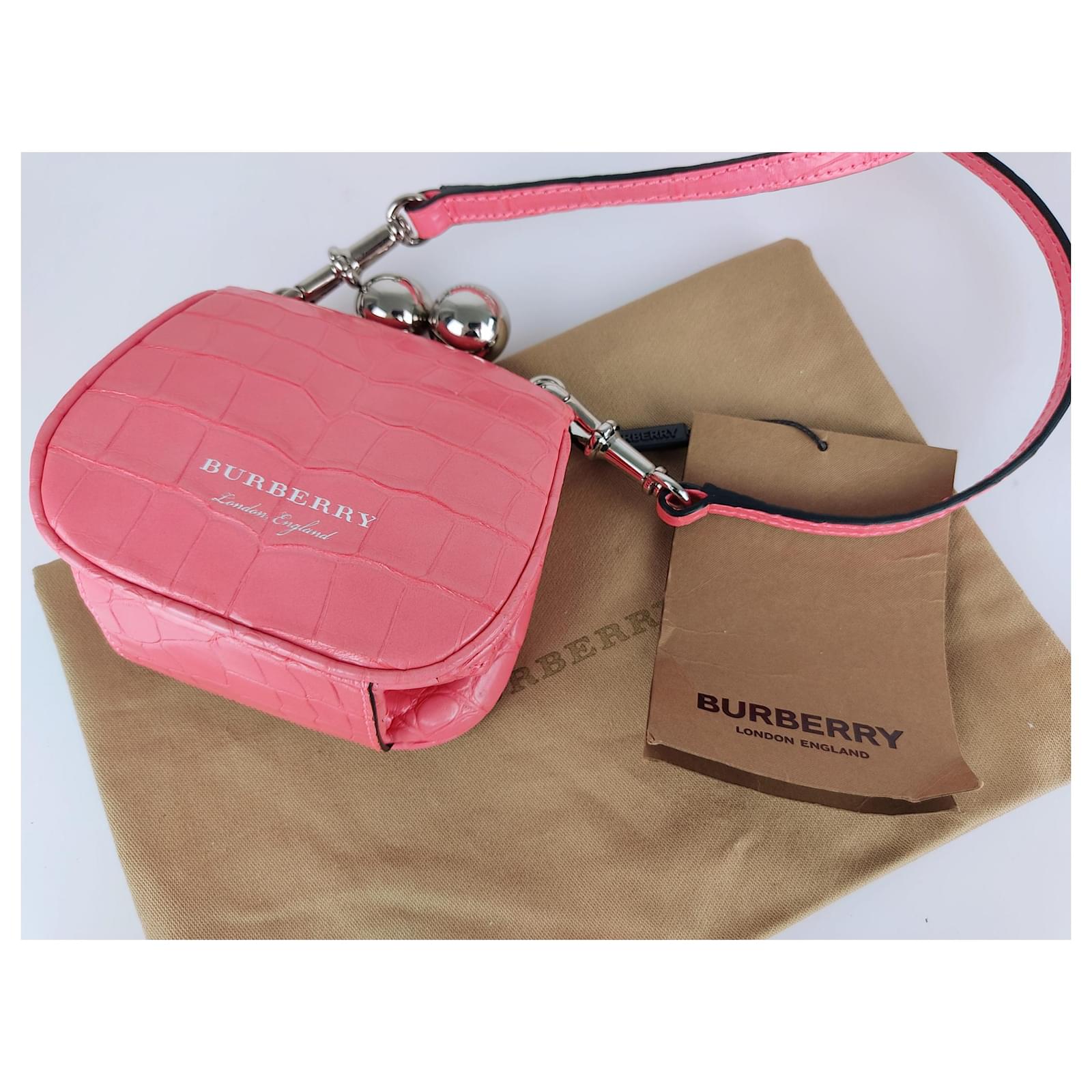 Burberry Clutch bag in alligator leather with shoulder strap Pink Exotic  leather ref.492191 - Joli Closet