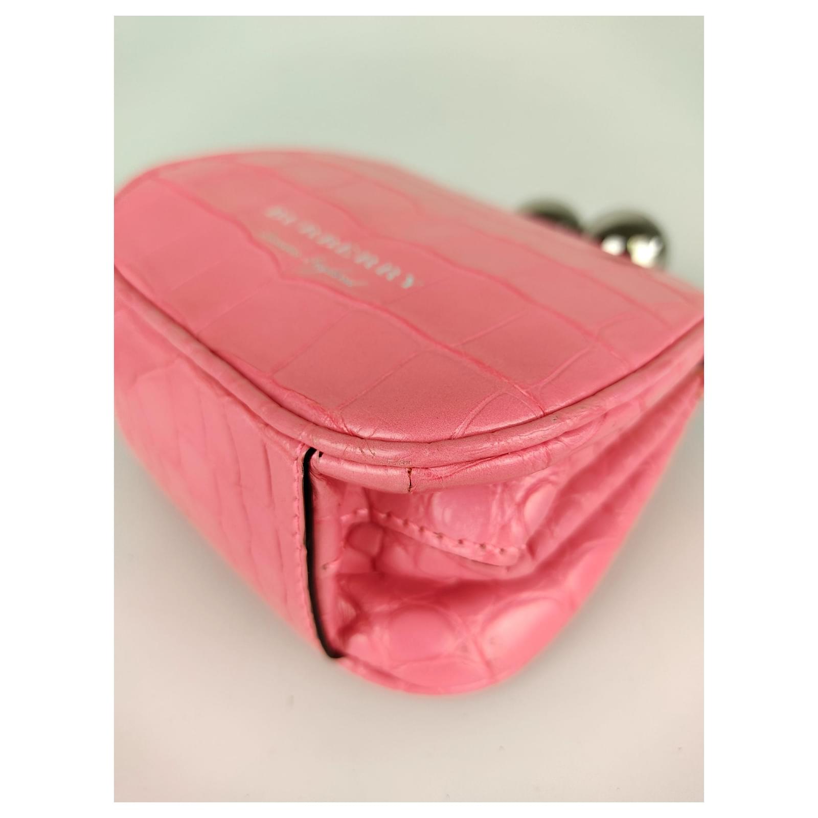 Burberry Clutch bag in alligator leather with shoulder strap Pink Exotic  leather ref.492191 - Joli Closet