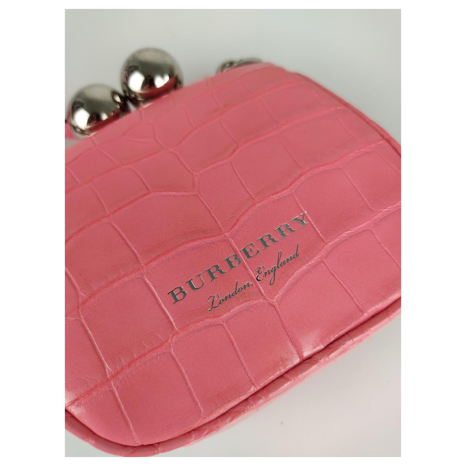 Burberry Clutch bag in alligator leather with shoulder strap Pink Exotic  leather ref.492191 - Joli Closet