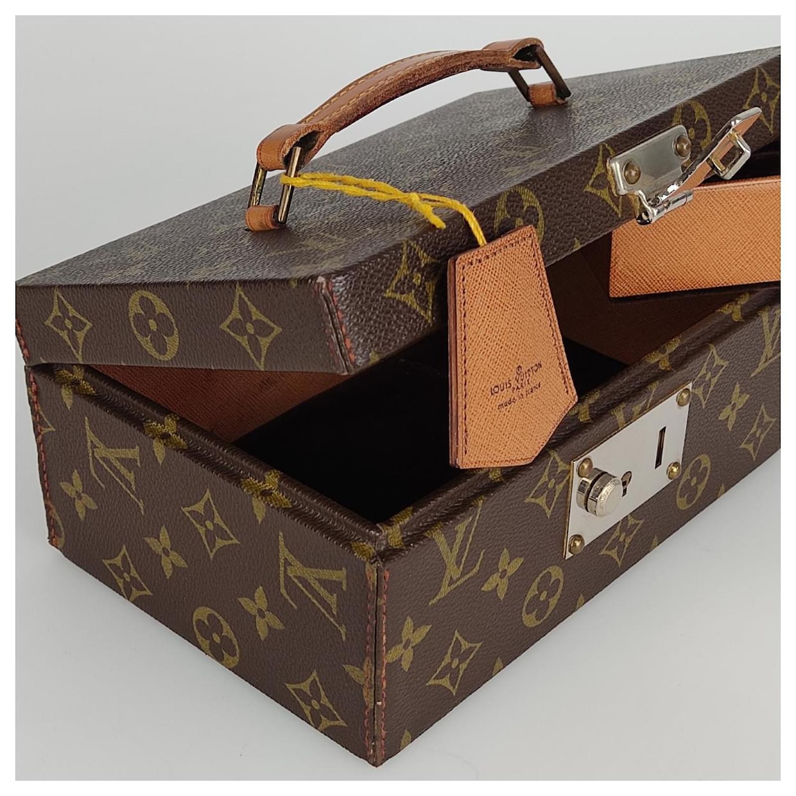Louis Vuitton jewelry box Brown Cloth ref.492228 - Joli Closet