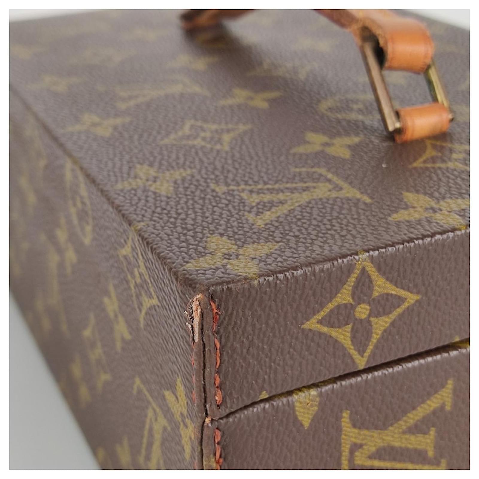 Cofanetto portagioie vintage Louis Vuitton - CharityStars