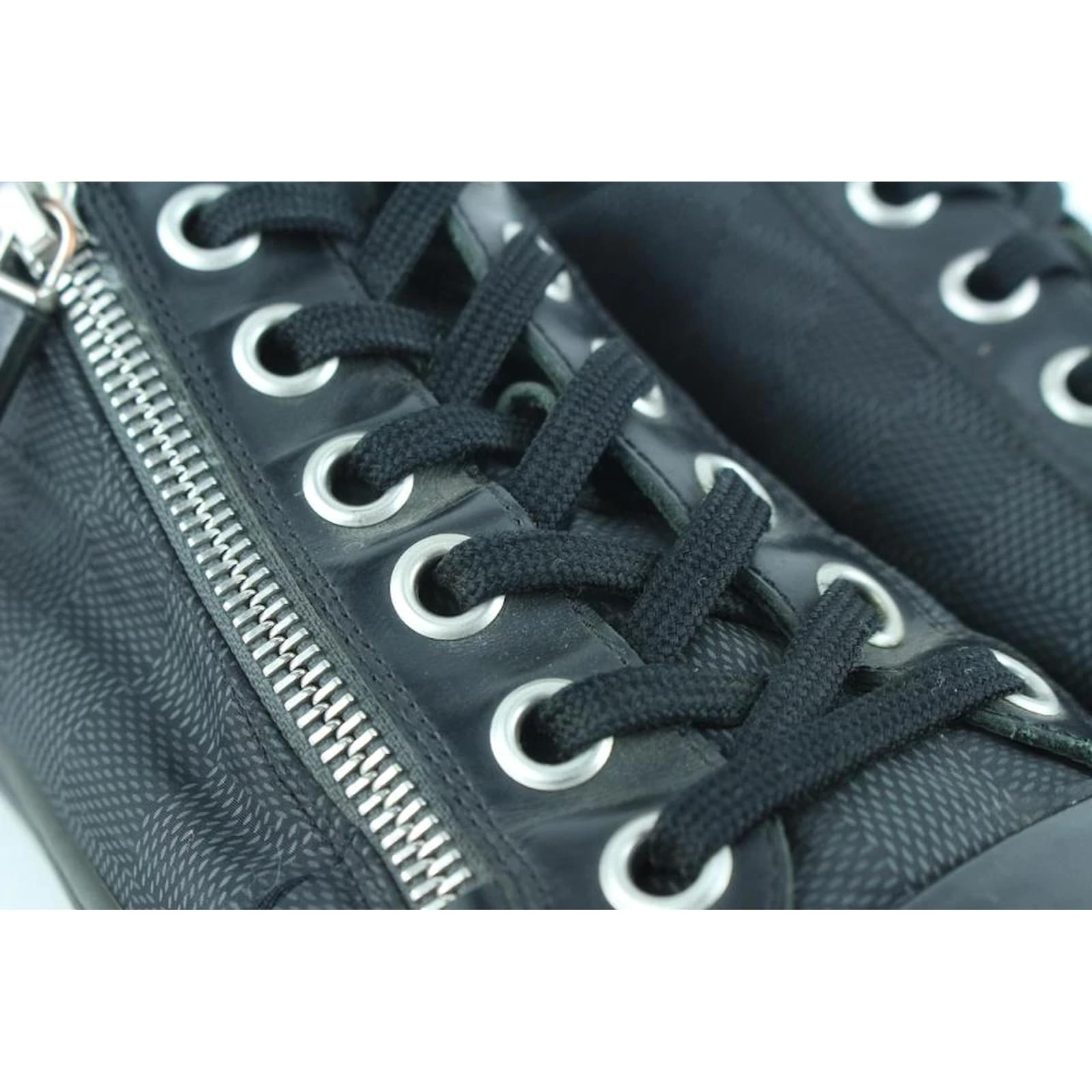 Louis Vuitton Men's 7 US Damier Graphite Nylon Punchy Low Top Sneaker –  Bagriculture