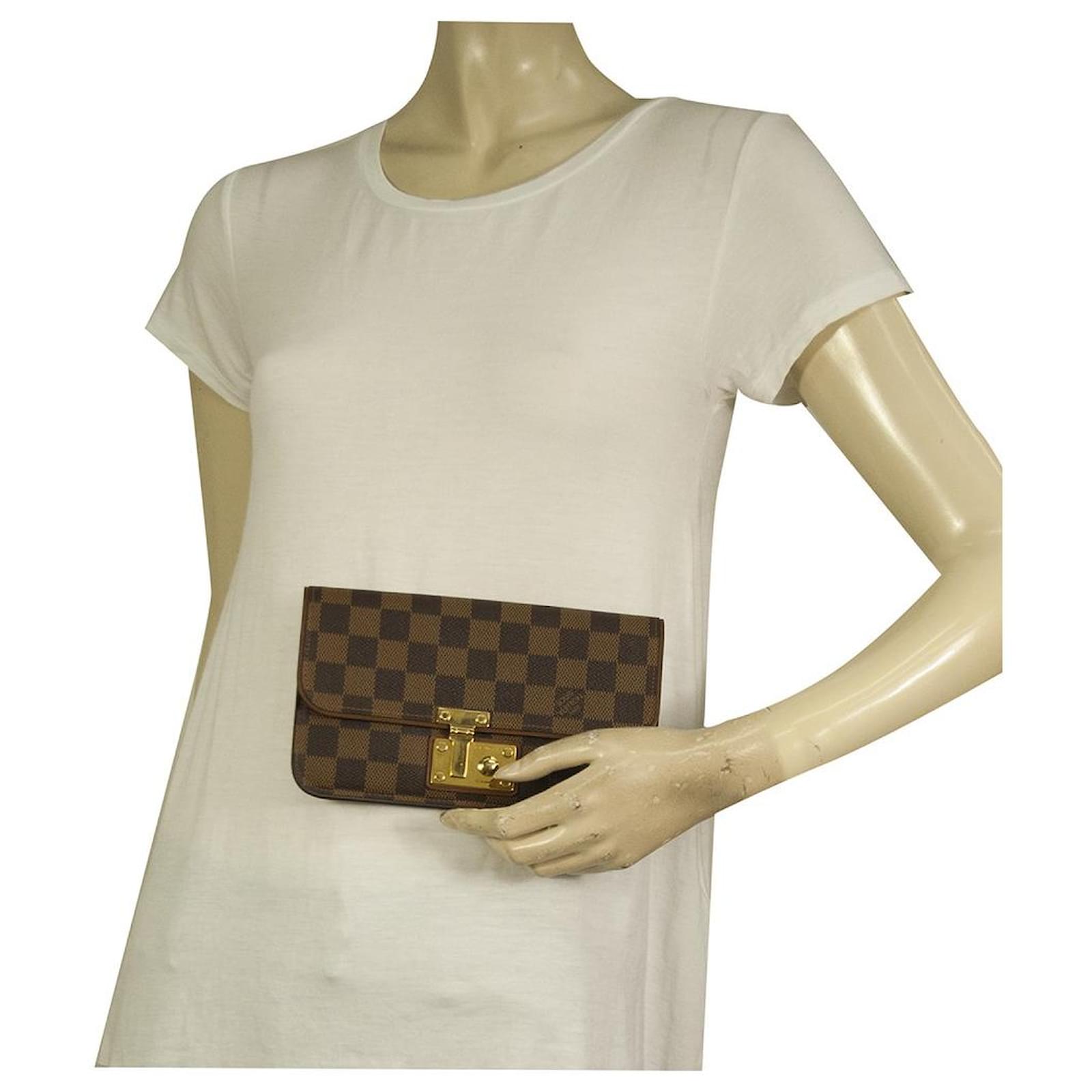 LOUIS VUITTON Damier Ebene Canvas Ascot Wallet with gold tone hardware lock  Brown Leather ref.492924 - Joli Closet