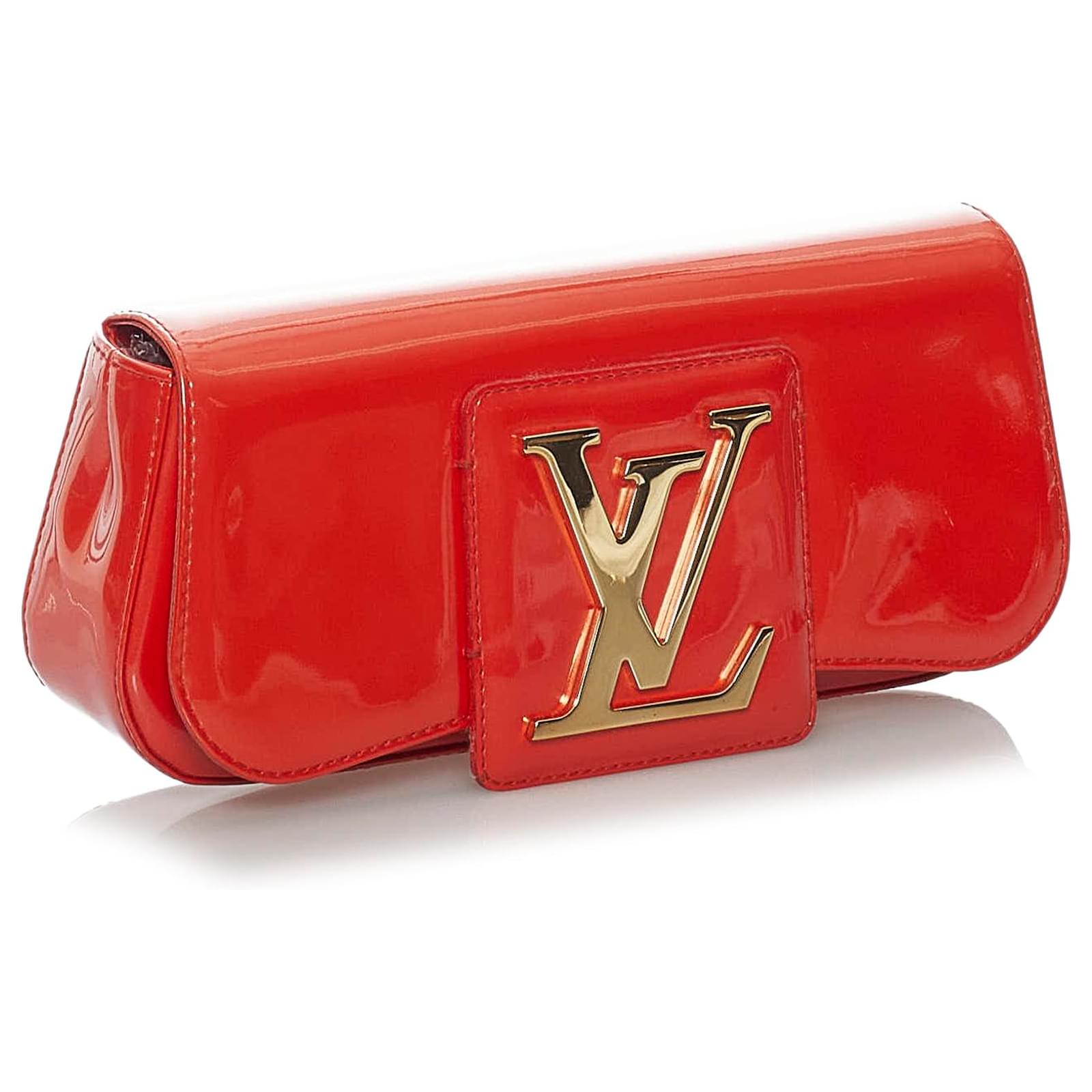 Louis Vuitton Red Sobe Patent Leather Clutch Bag ref.493397 - Joli